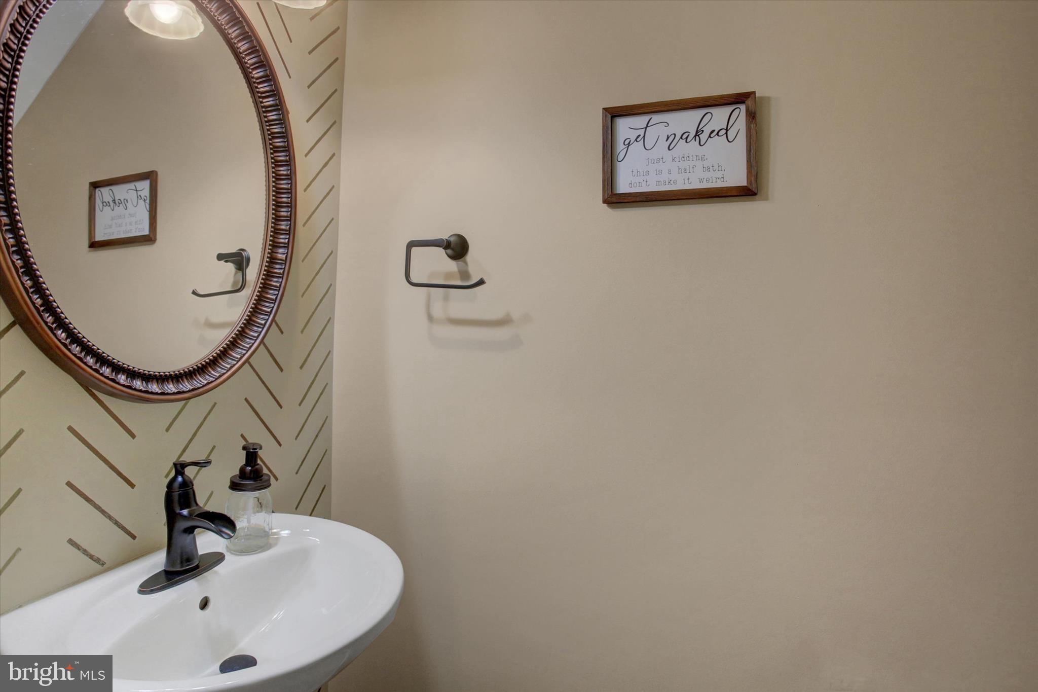 NICHOLSON SQUARE VILLAGE - Residential