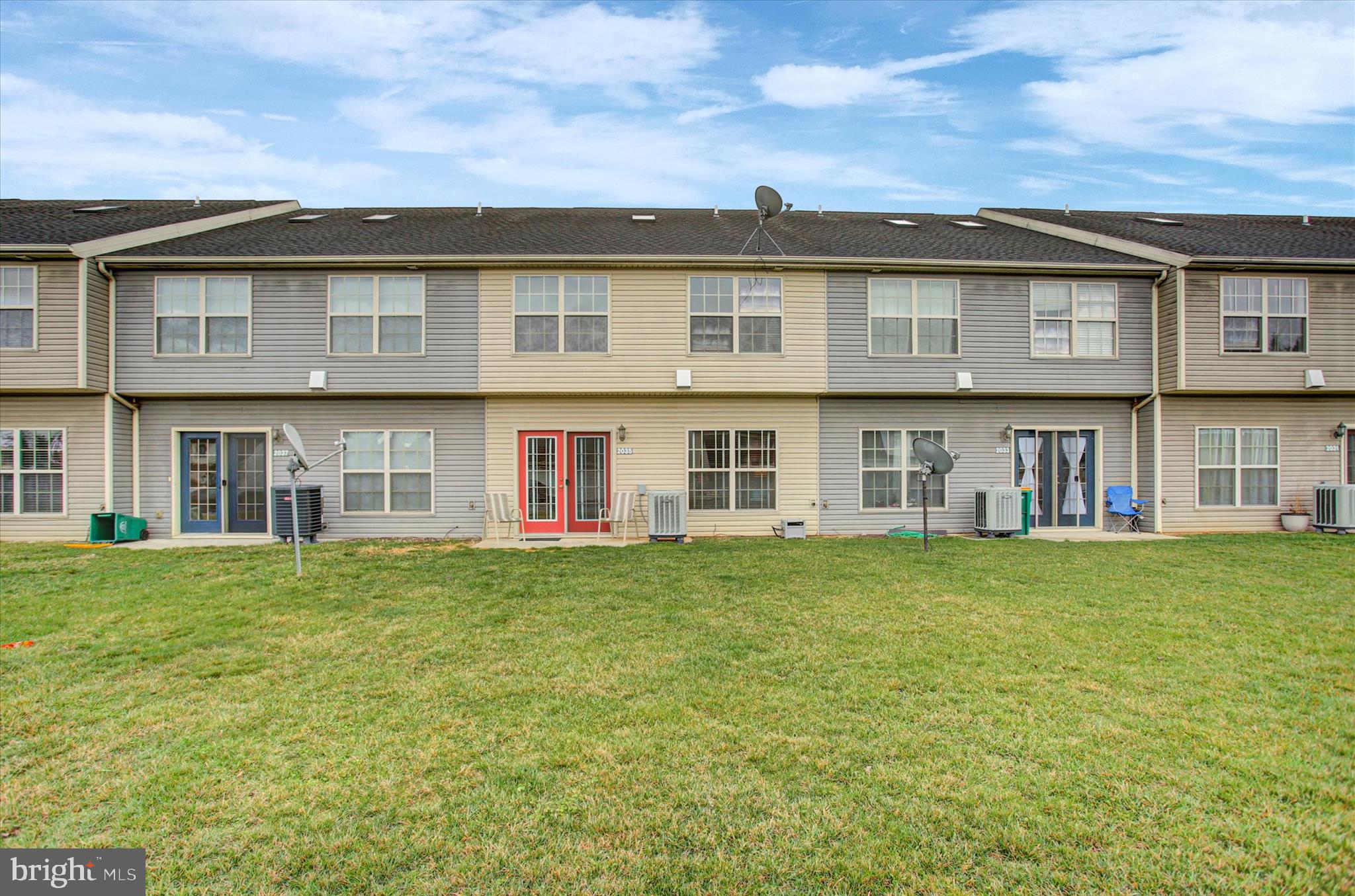 NICHOLSON SQUARE VILLAGE - Residential