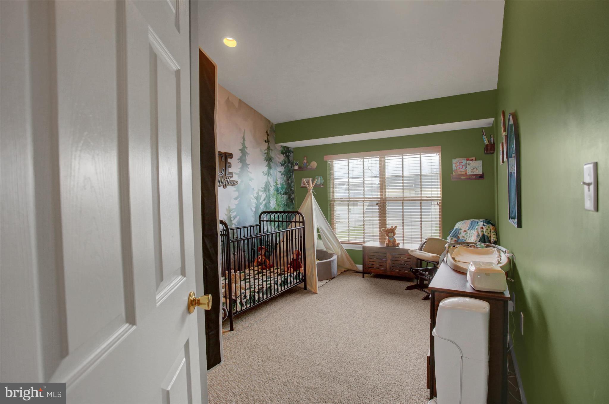 NICHOLSON SQUARE VILLAGE - Residential