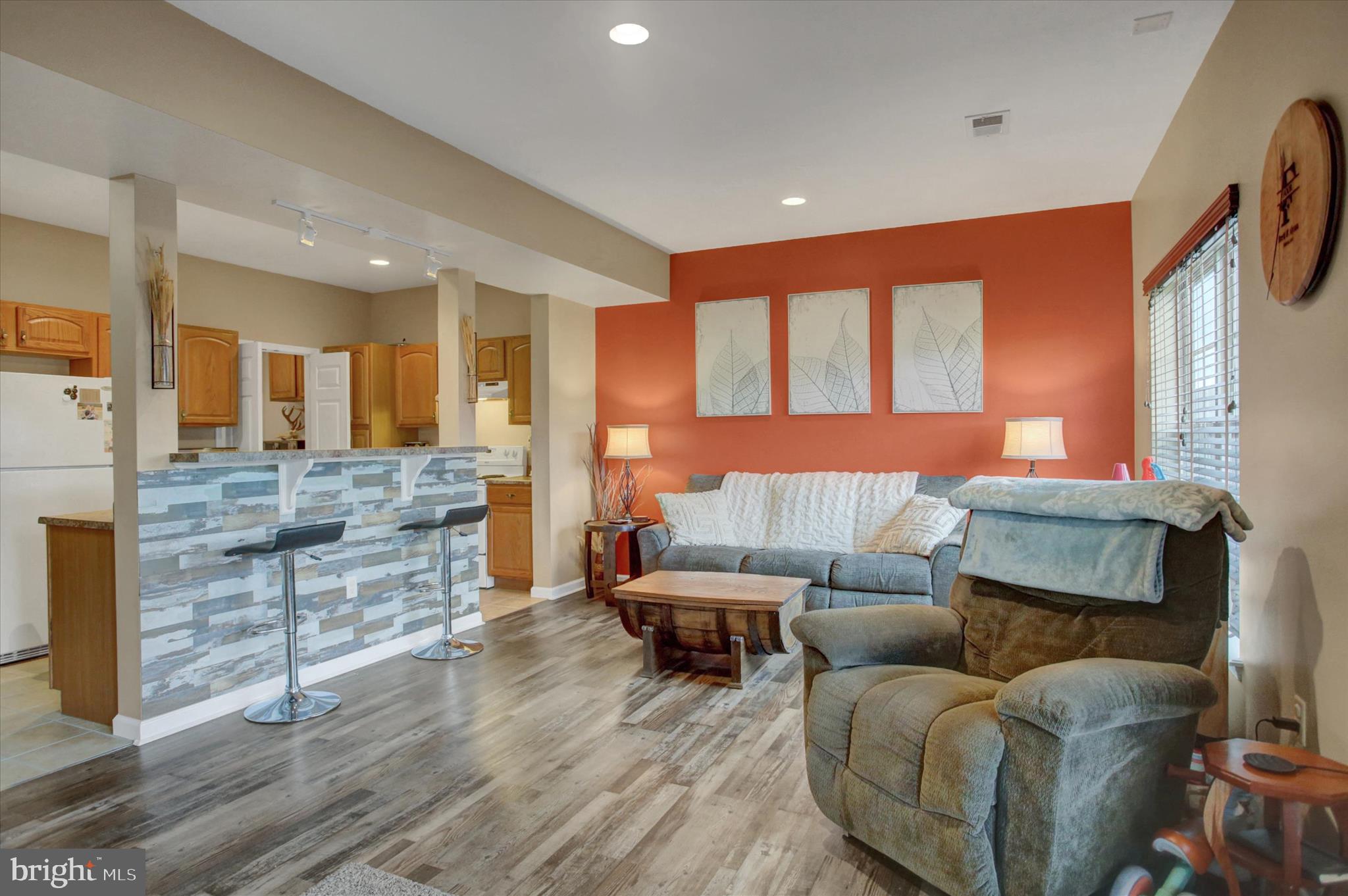 NICHOLSON SQUARE VILLAGE - Residential