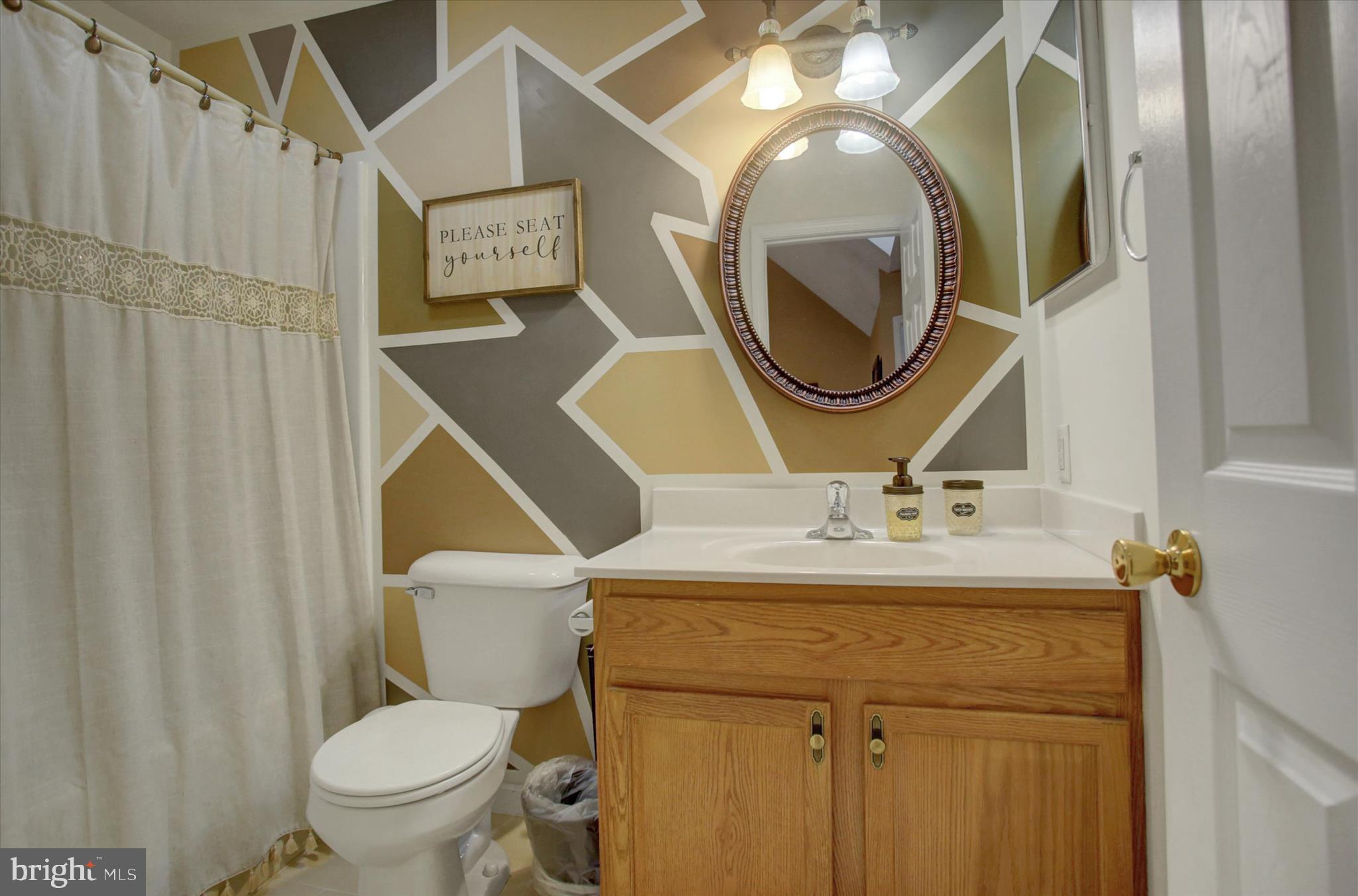 NICHOLSON SQUARE VILLAGE - Residential