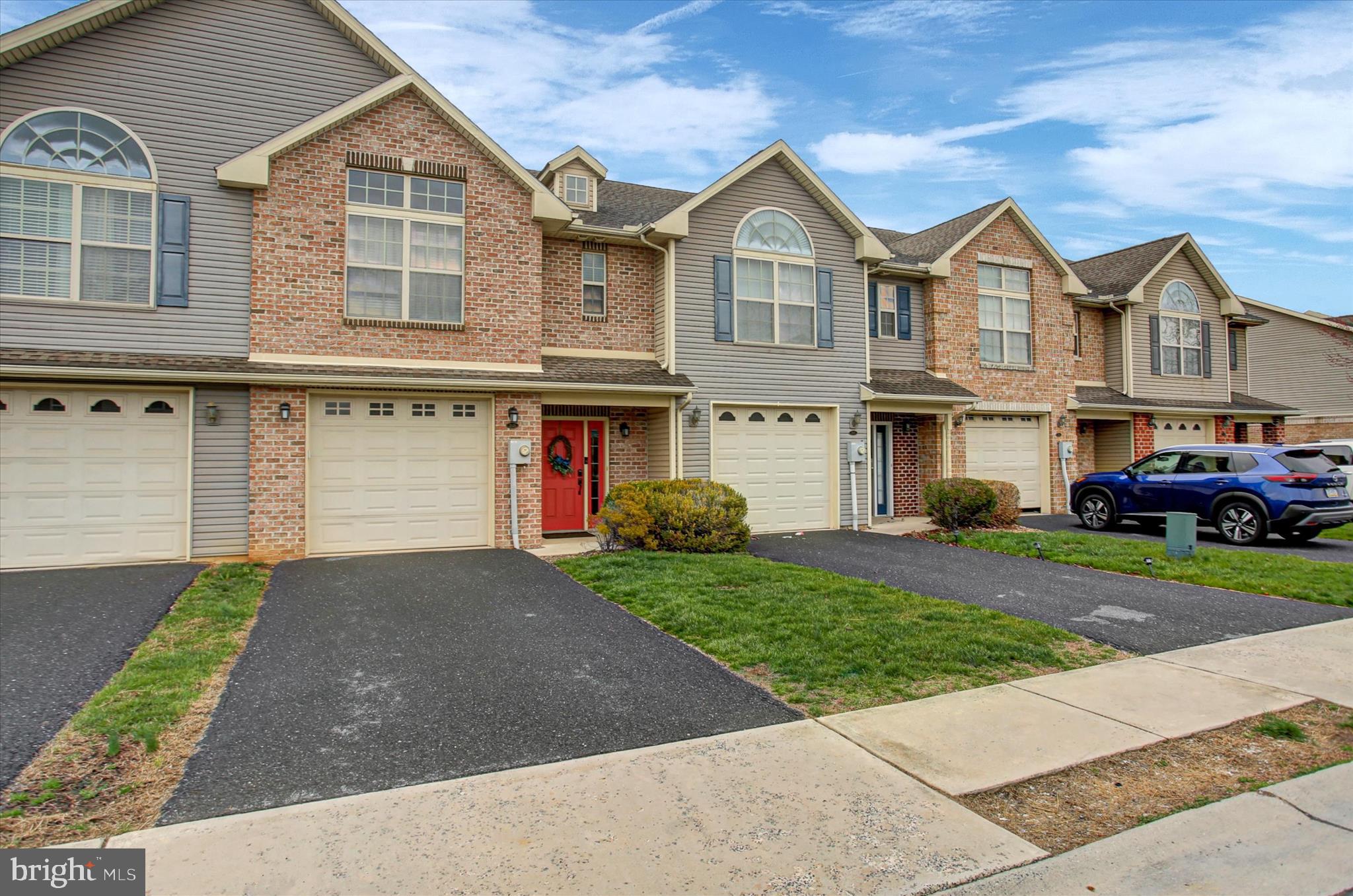 NICHOLSON SQUARE VILLAGE - Residential