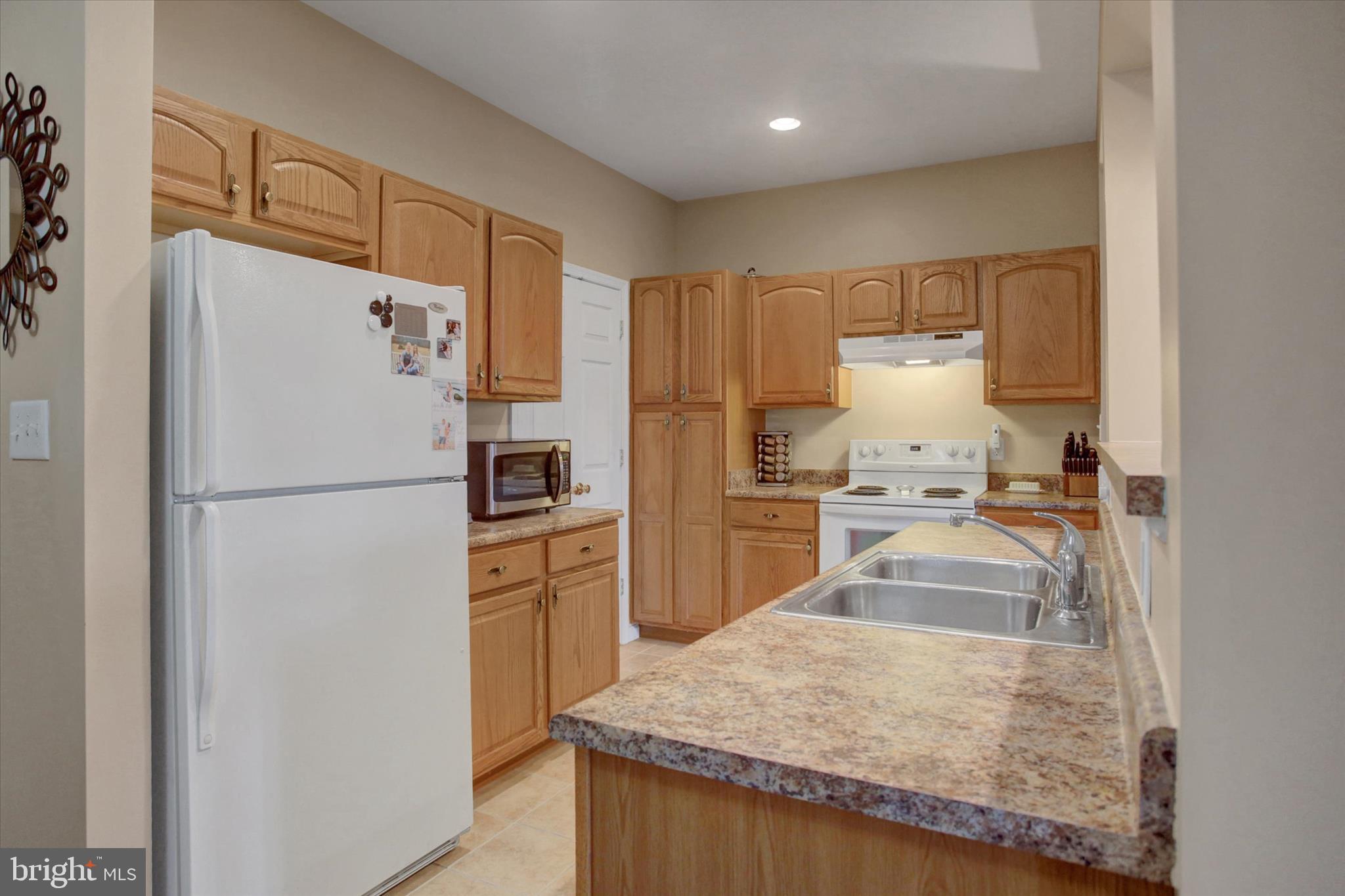 NICHOLSON SQUARE VILLAGE - Residential