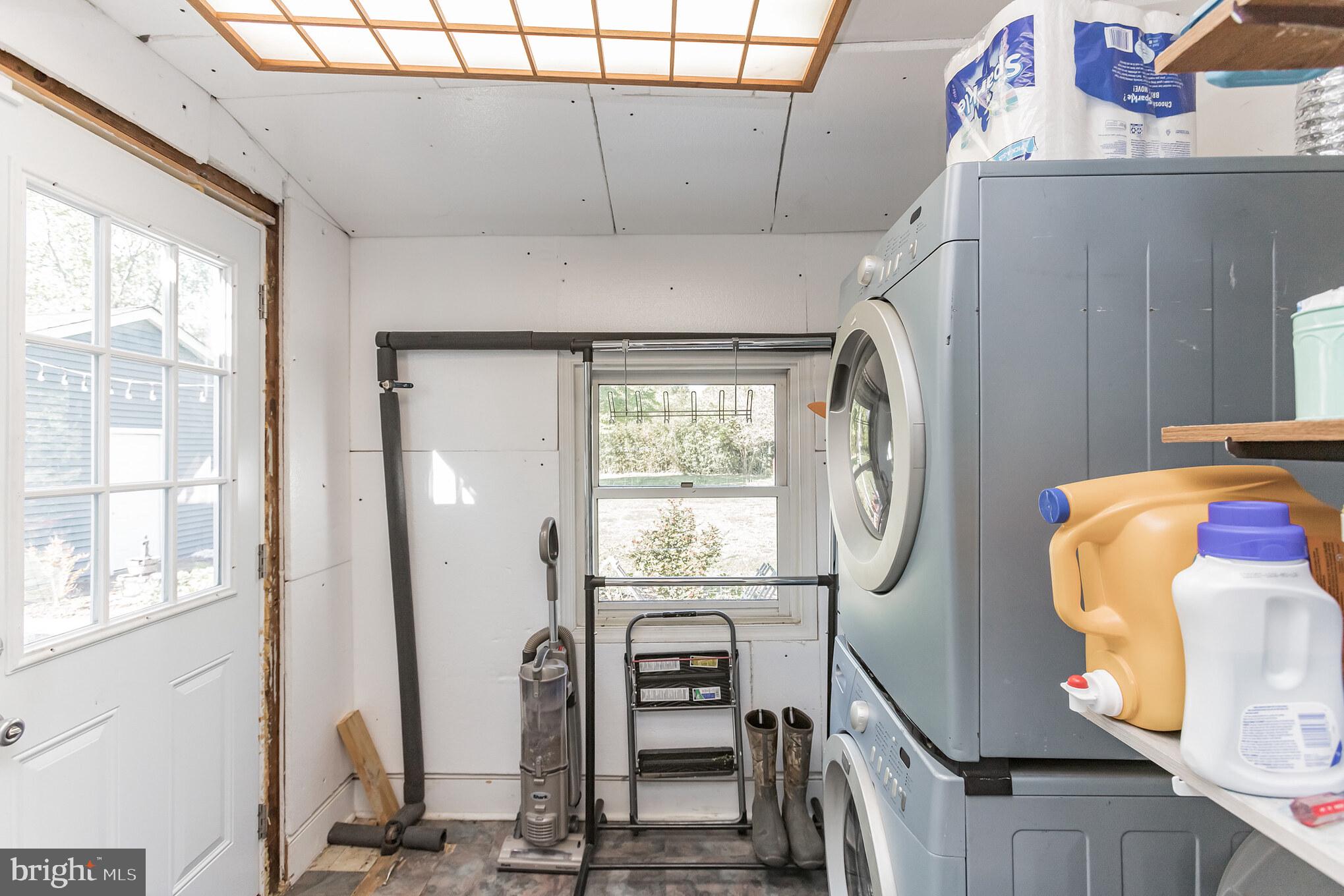 GROVETON HEIGHTS - Residential