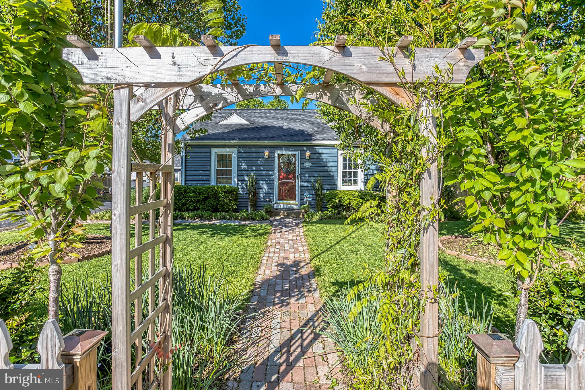 GROVETON HEIGHTS - Residential