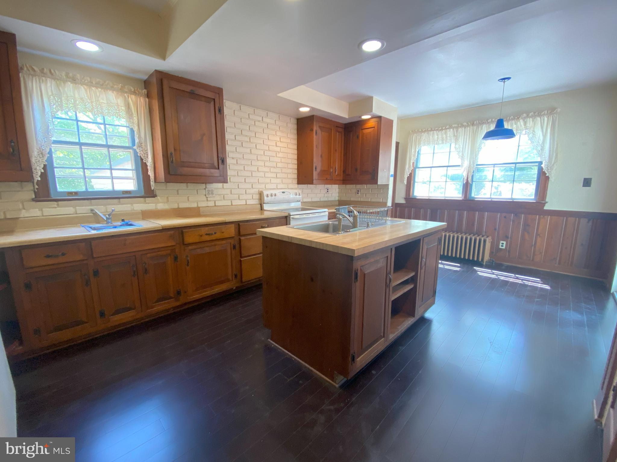 GARRETT PARK - Residential