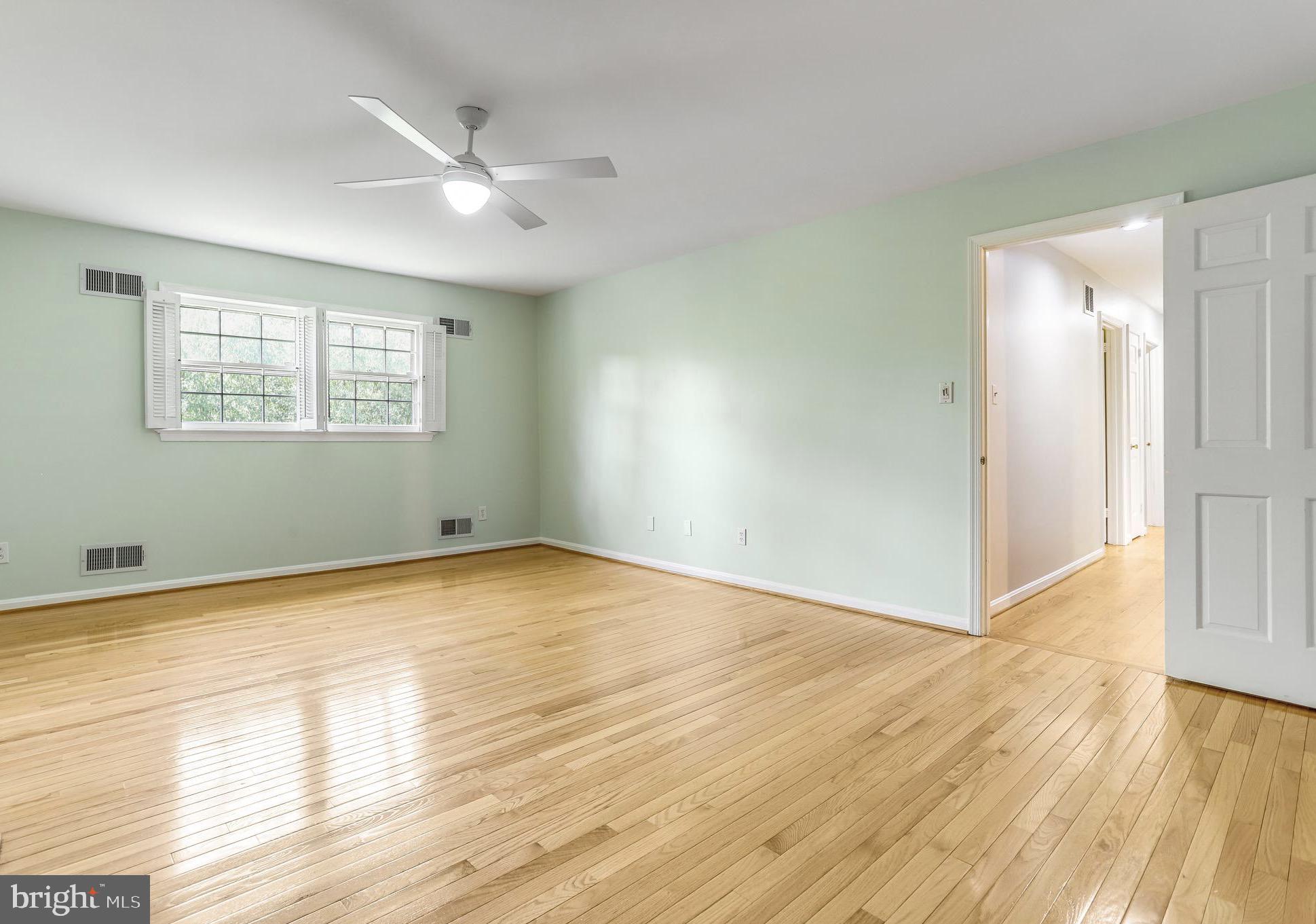 CHAIN BRIDGE WOODS - Residential