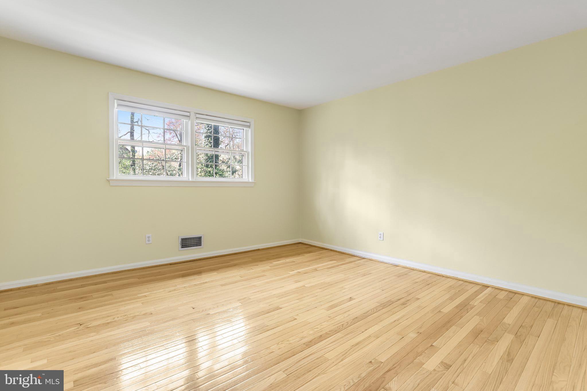 CHAIN BRIDGE WOODS - Residential