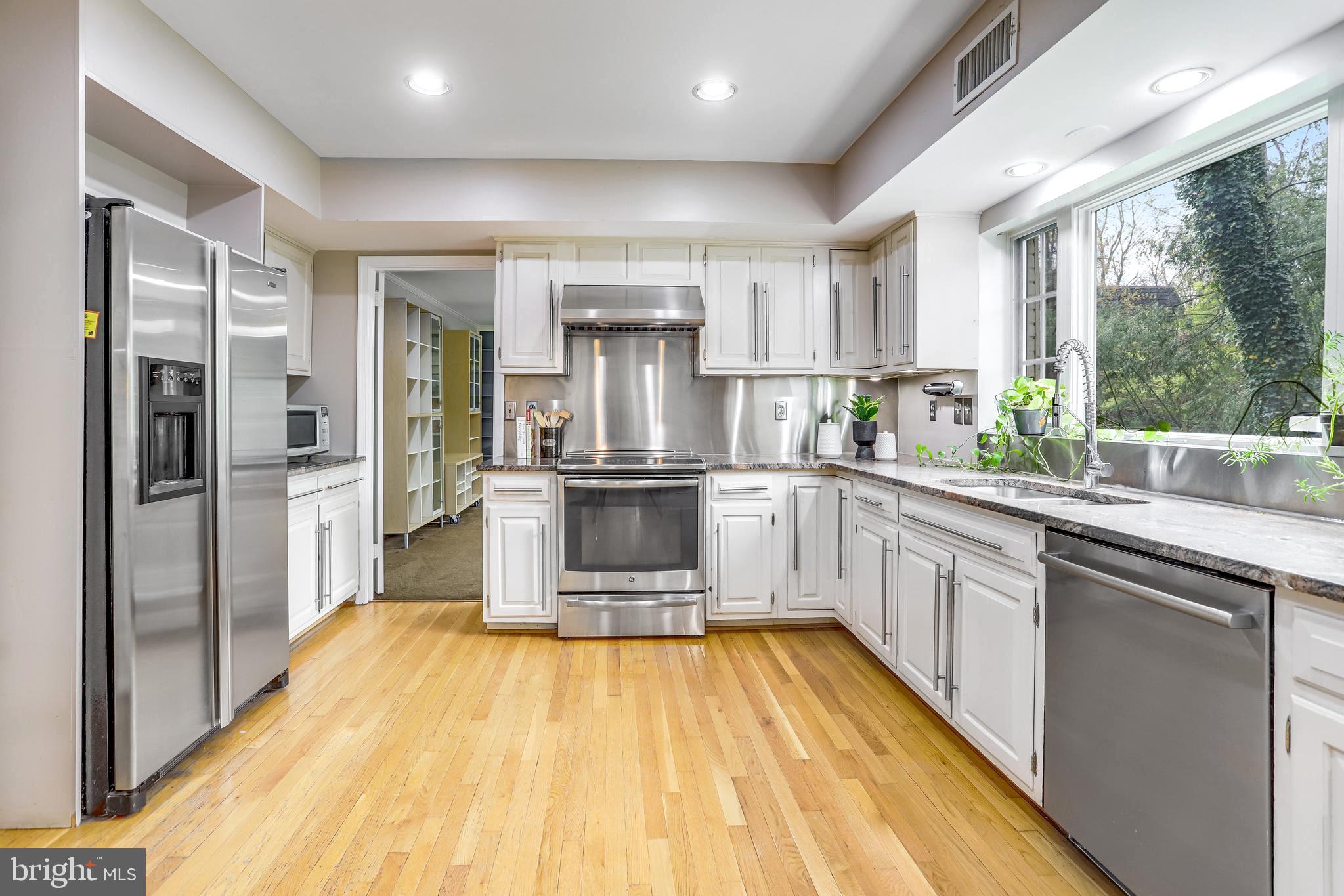 CHAIN BRIDGE WOODS - Residential