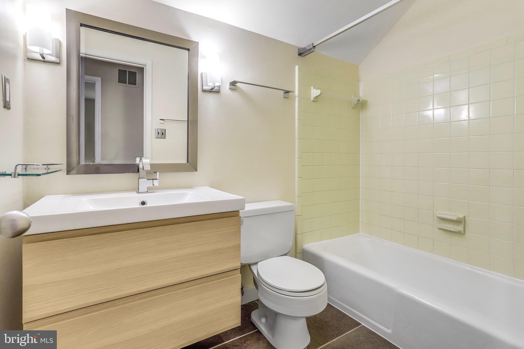 CHAIN BRIDGE WOODS - Residential