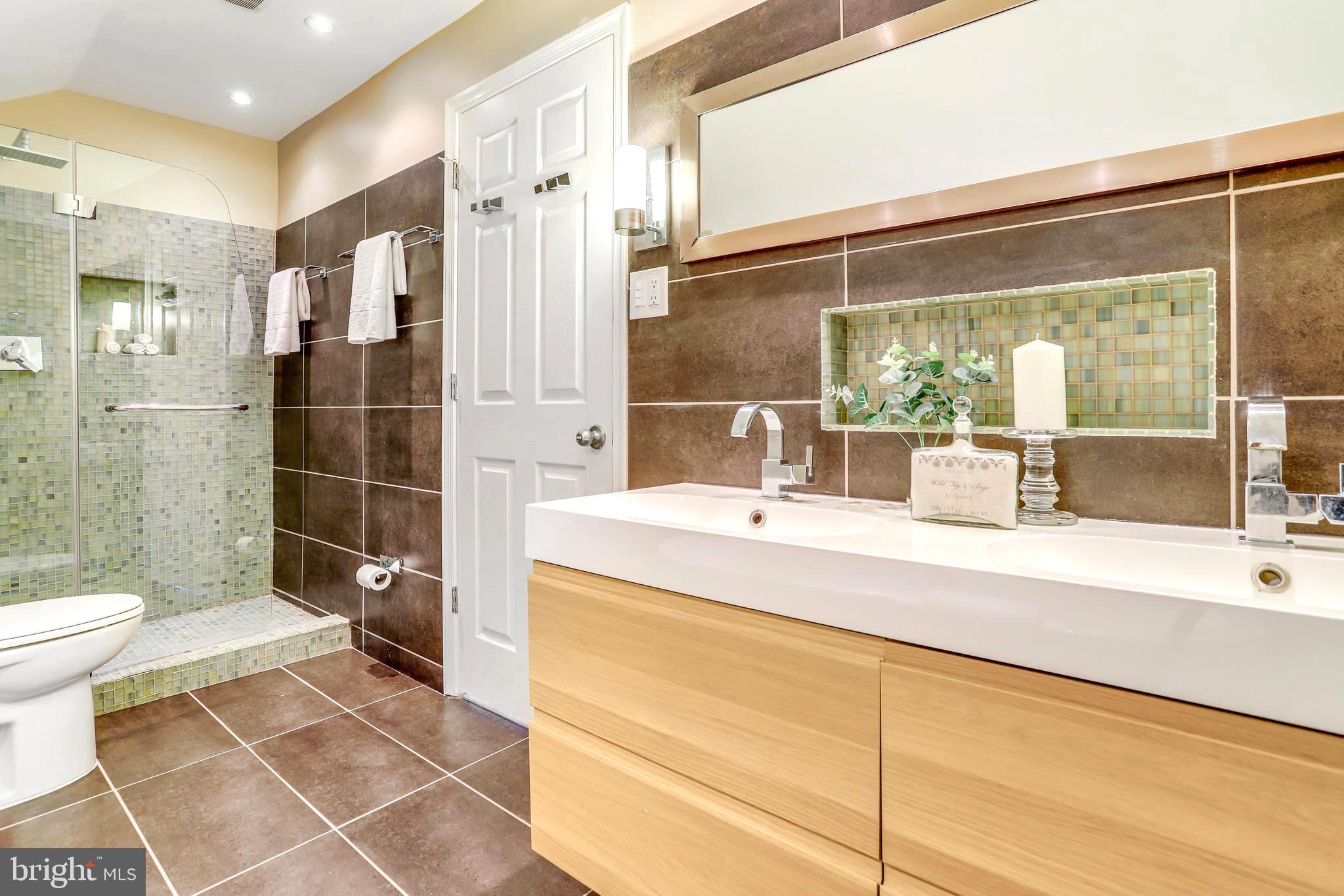 CHAIN BRIDGE WOODS - Residential