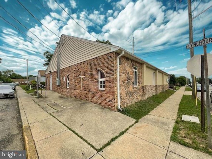 Currently used as a church and in the Downtown Residential R-5 zoning. This sale also includes 5 additional residential lots.