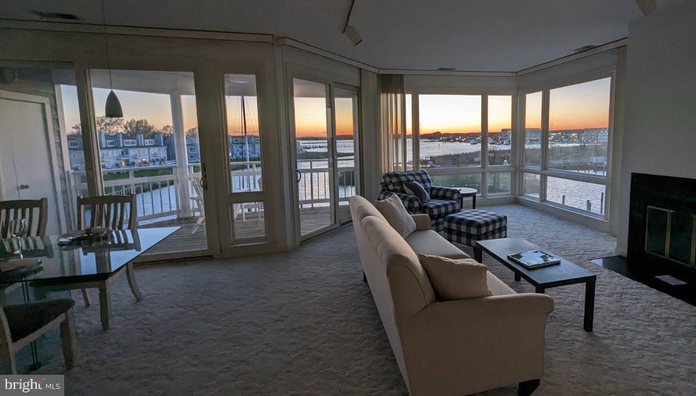 OYSTER COVE - Residential