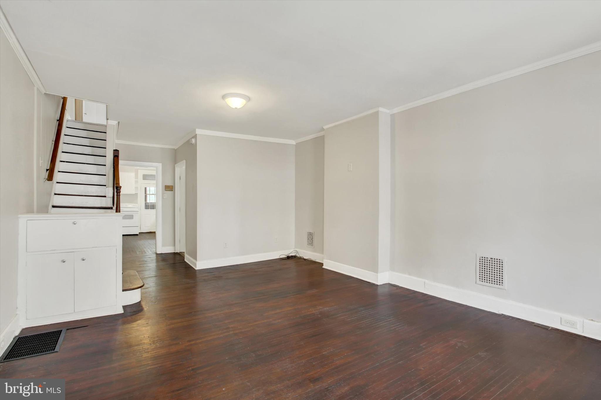 1206 W POPLAR STREET