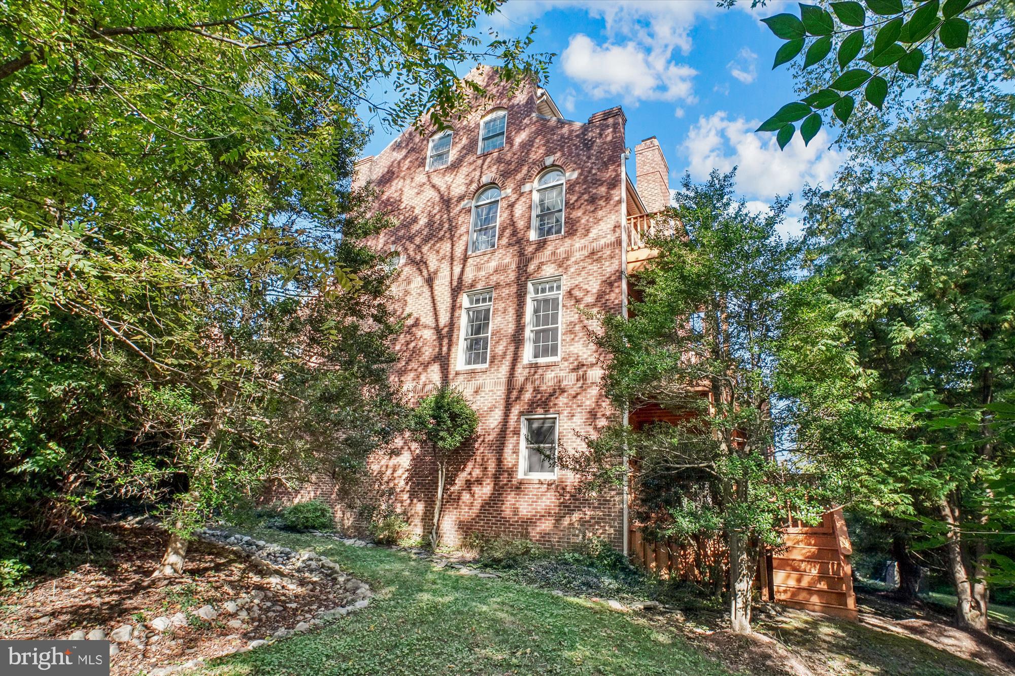 10231 ASPEN WILLOW DRIVE