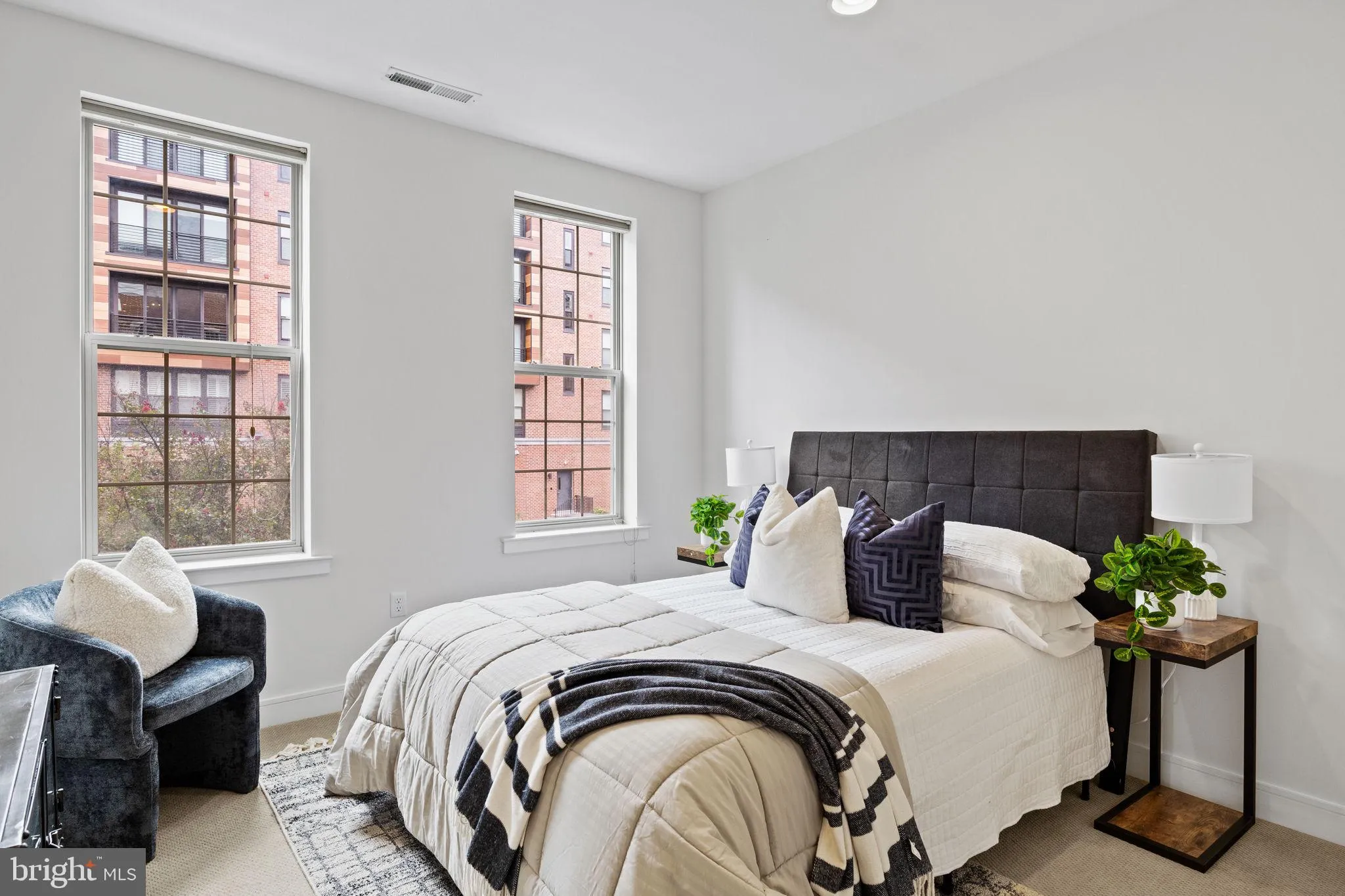 Philadelphia, Pennsylvania 19146, United States, 3 Bedrooms Bedrooms, ,3 BathroomsBathrooms,Residential,Contingent,215918