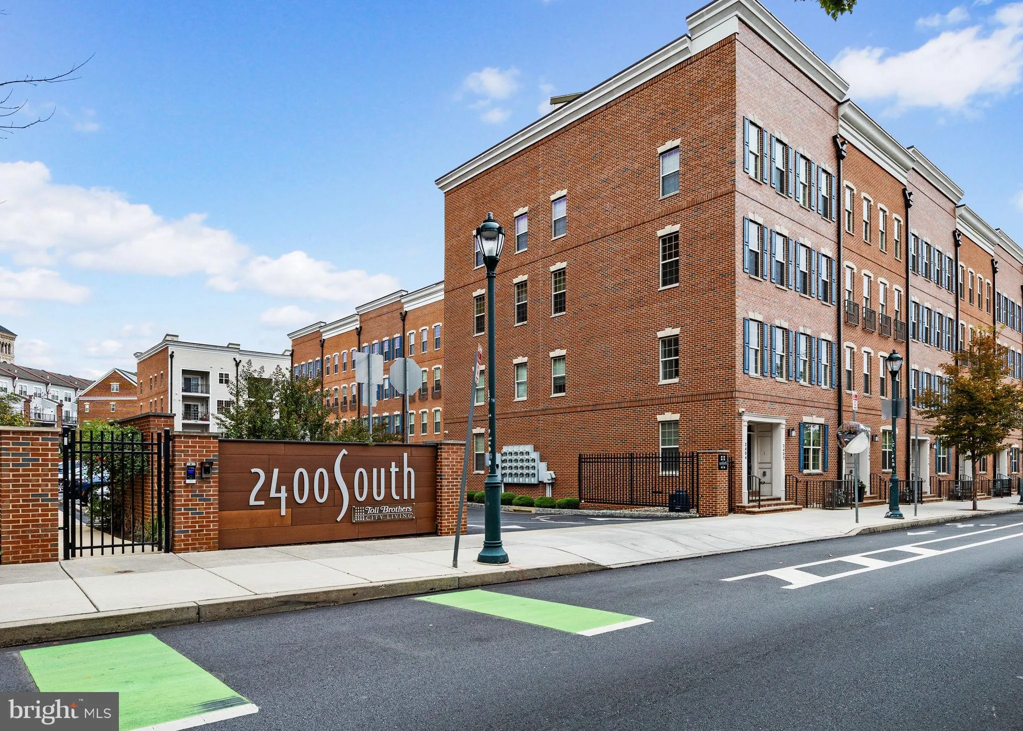 Philadelphia, Pennsylvania 19146, United States, 3 Bedrooms Bedrooms, ,3 BathroomsBathrooms,Residential,Contingent,215918