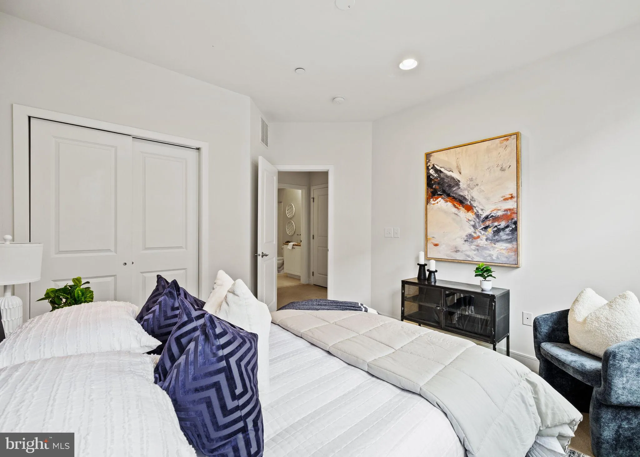 Philadelphia, Pennsylvania 19146, United States, 3 Bedrooms Bedrooms, ,3 BathroomsBathrooms,Residential,Contingent,215918