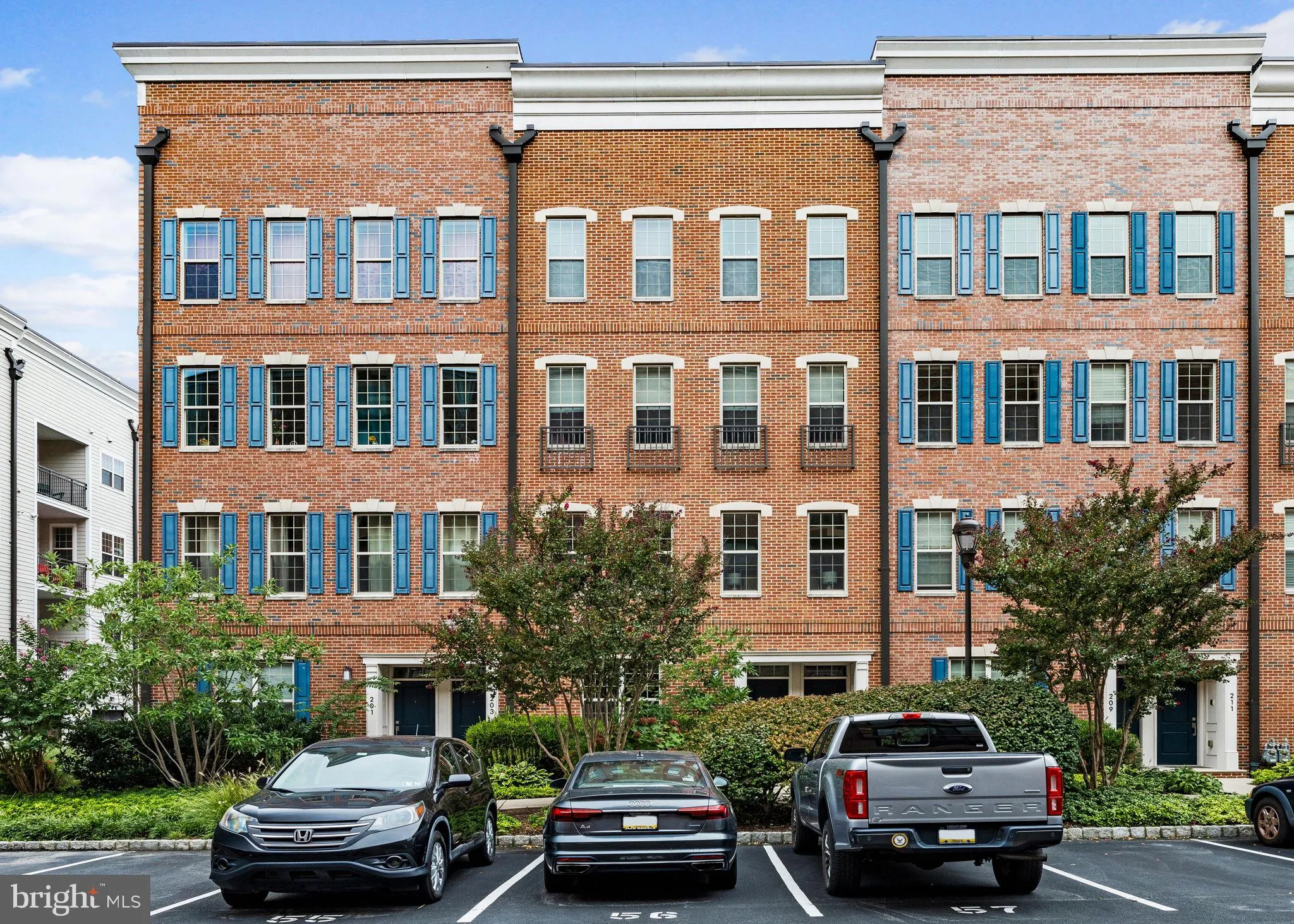 Philadelphia, Pennsylvania 19146, United States, 3 Bedrooms Bedrooms, ,3 BathroomsBathrooms,Residential,Contingent,215918