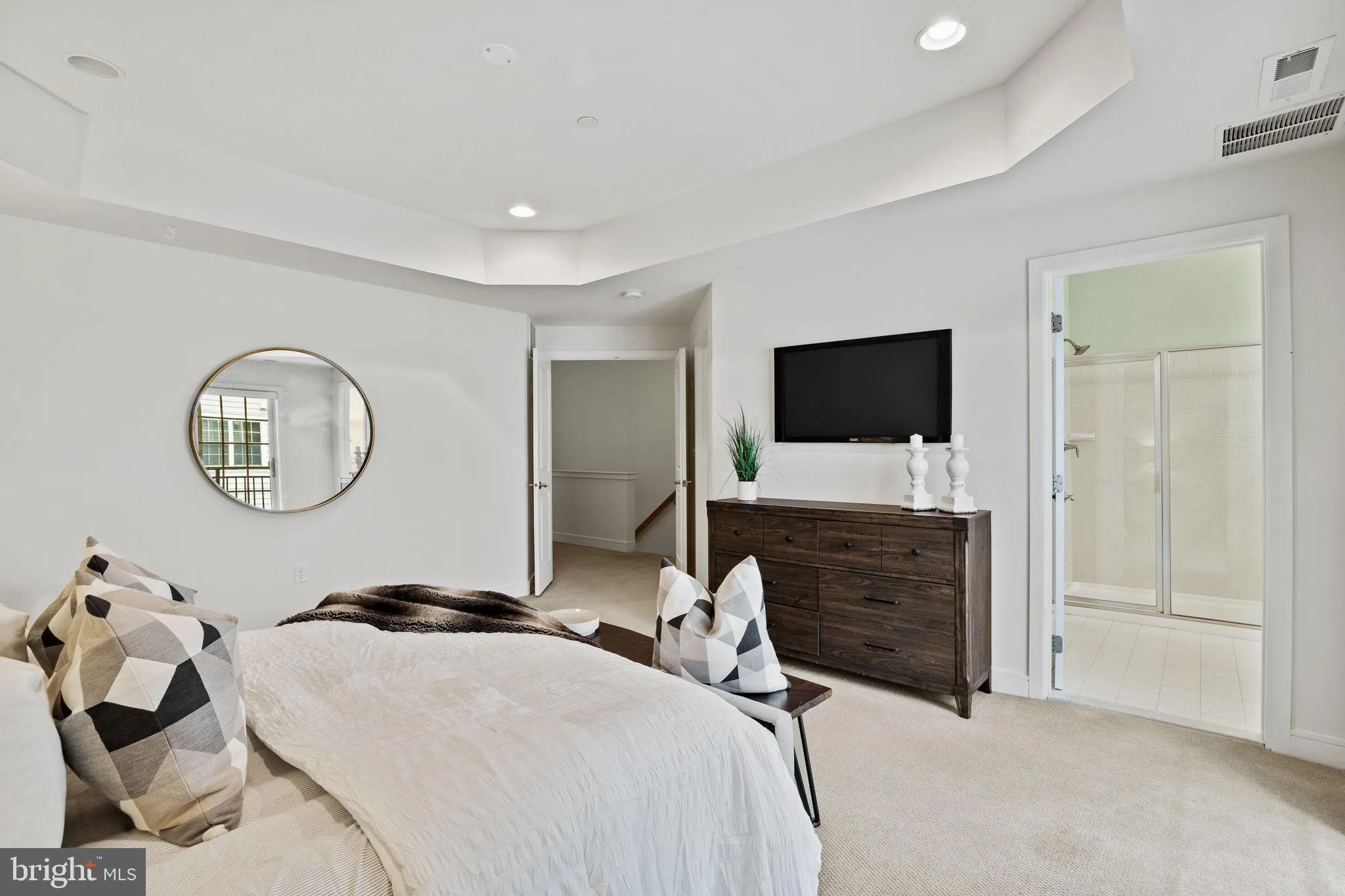 Philadelphia, Pennsylvania 19146, United States, 3 Bedrooms Bedrooms, ,3 BathroomsBathrooms,Residential,Contingent,215918