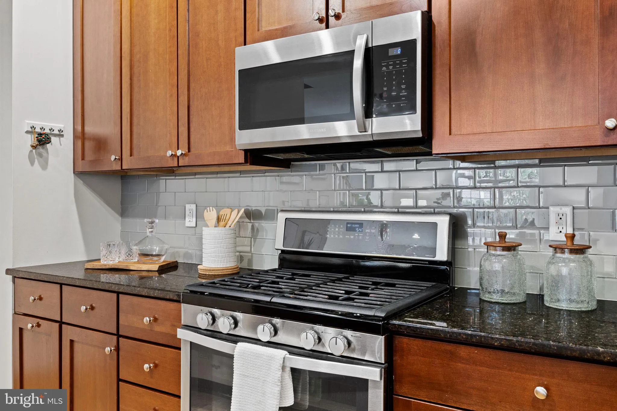 Philadelphia, Pennsylvania 19146, United States, 3 Bedrooms Bedrooms, ,3 BathroomsBathrooms,Residential,Contingent,215918