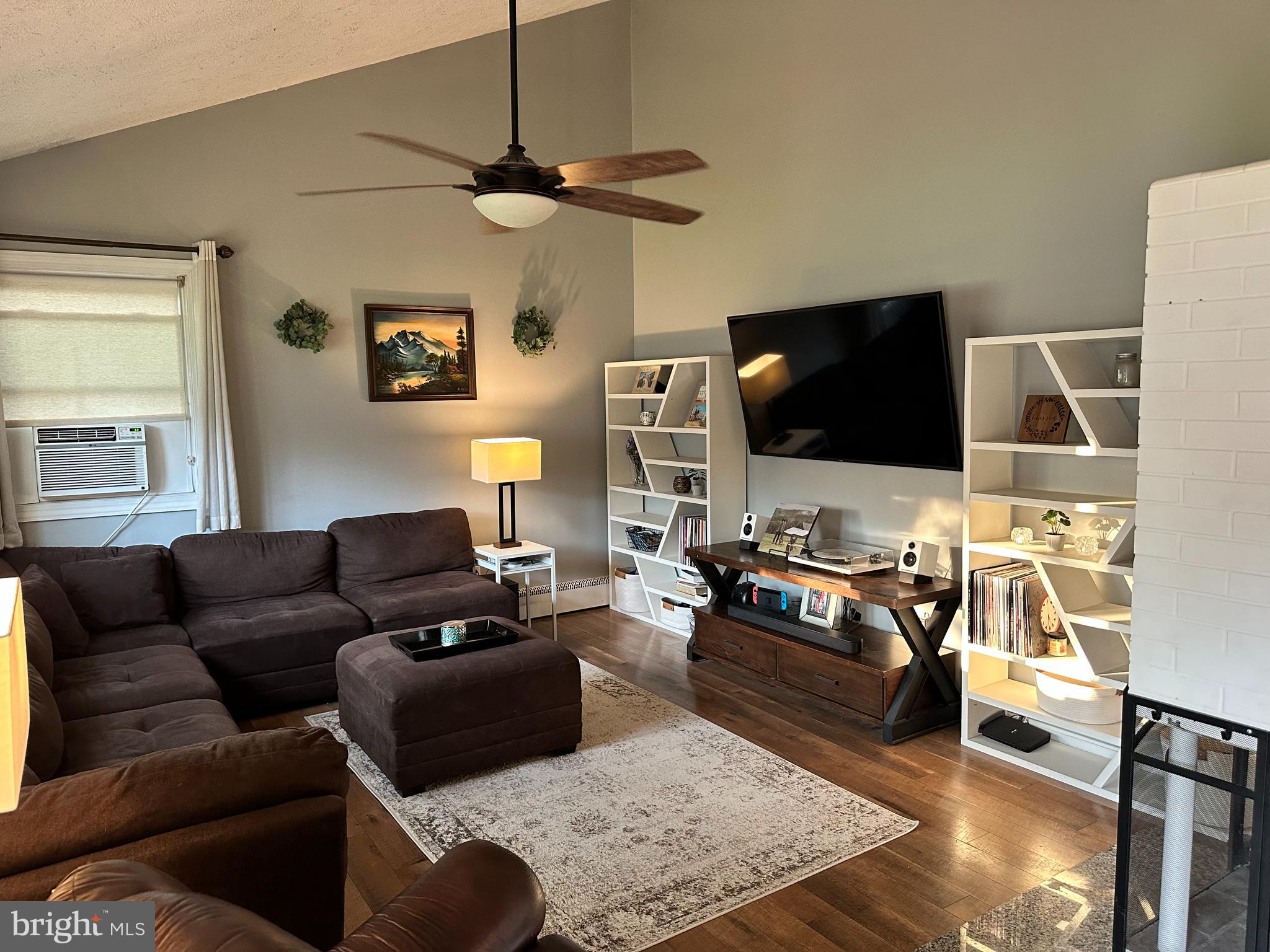 WYNNEWOOD - Residential