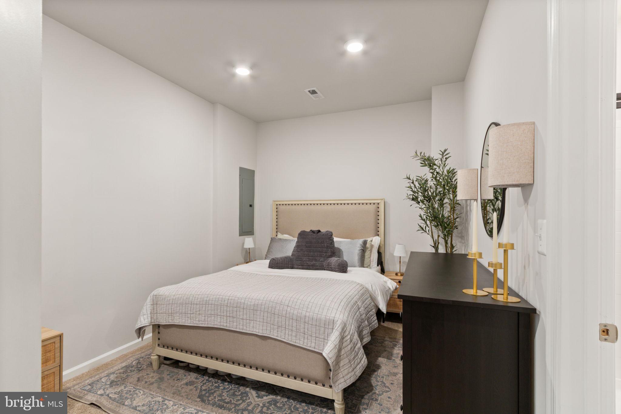 WHITSON WOODS - Residential