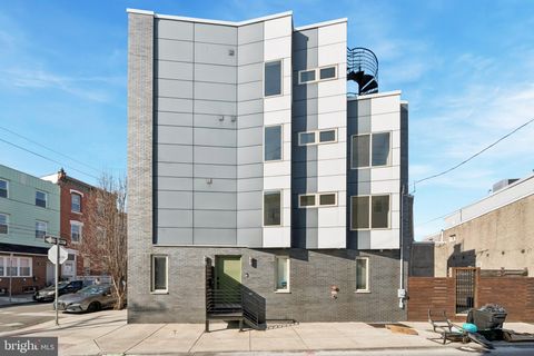 2521 E DAUPHIN STREET PHILADELPHIA PA 19125