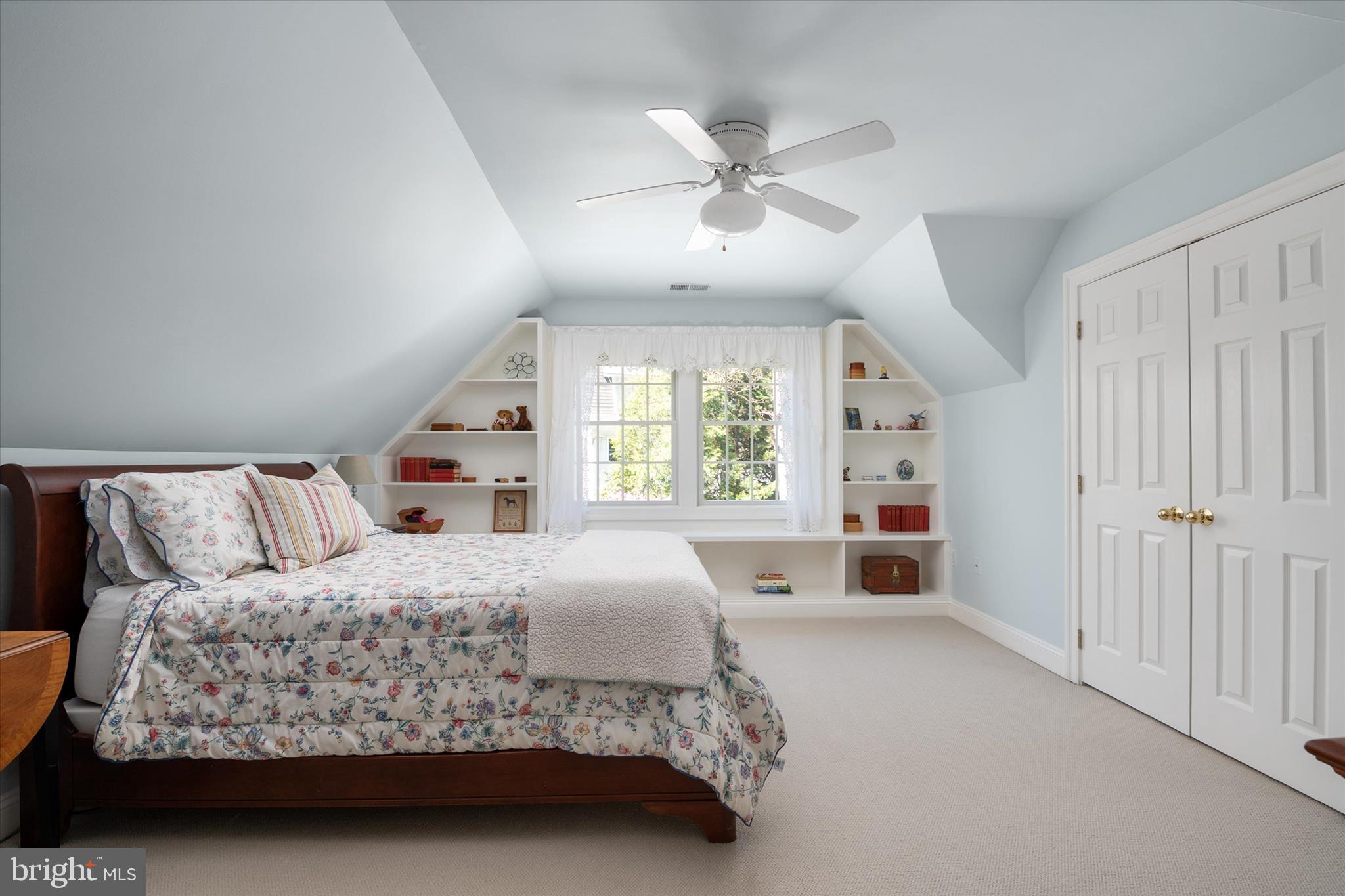 ROUND BAY - Residential