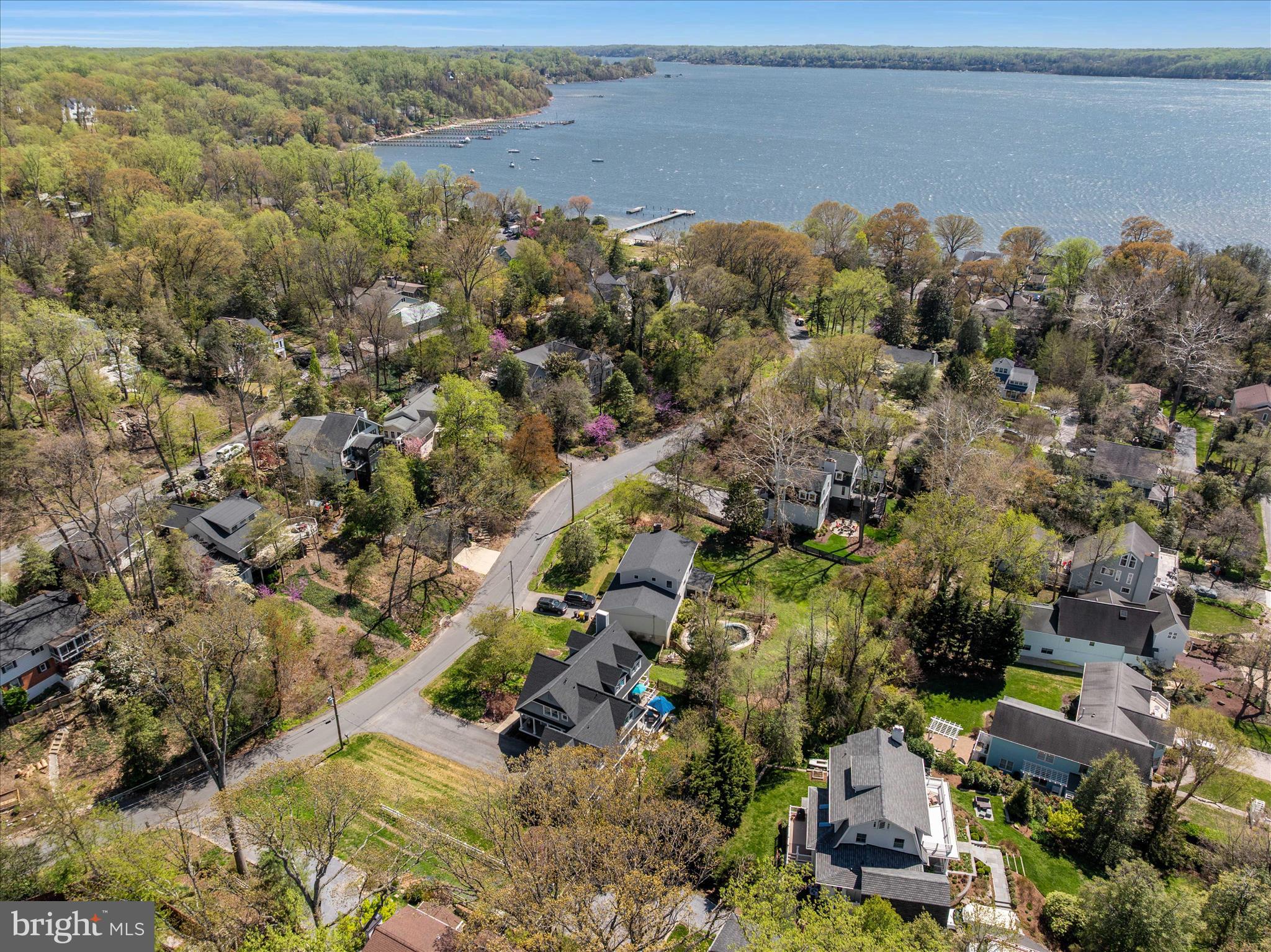 ROUND BAY - Residential