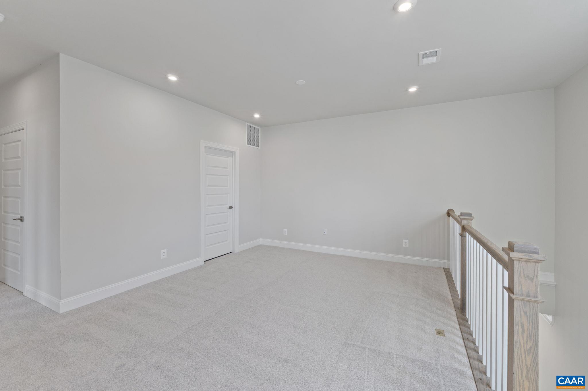 SPRING CREEK - Residential