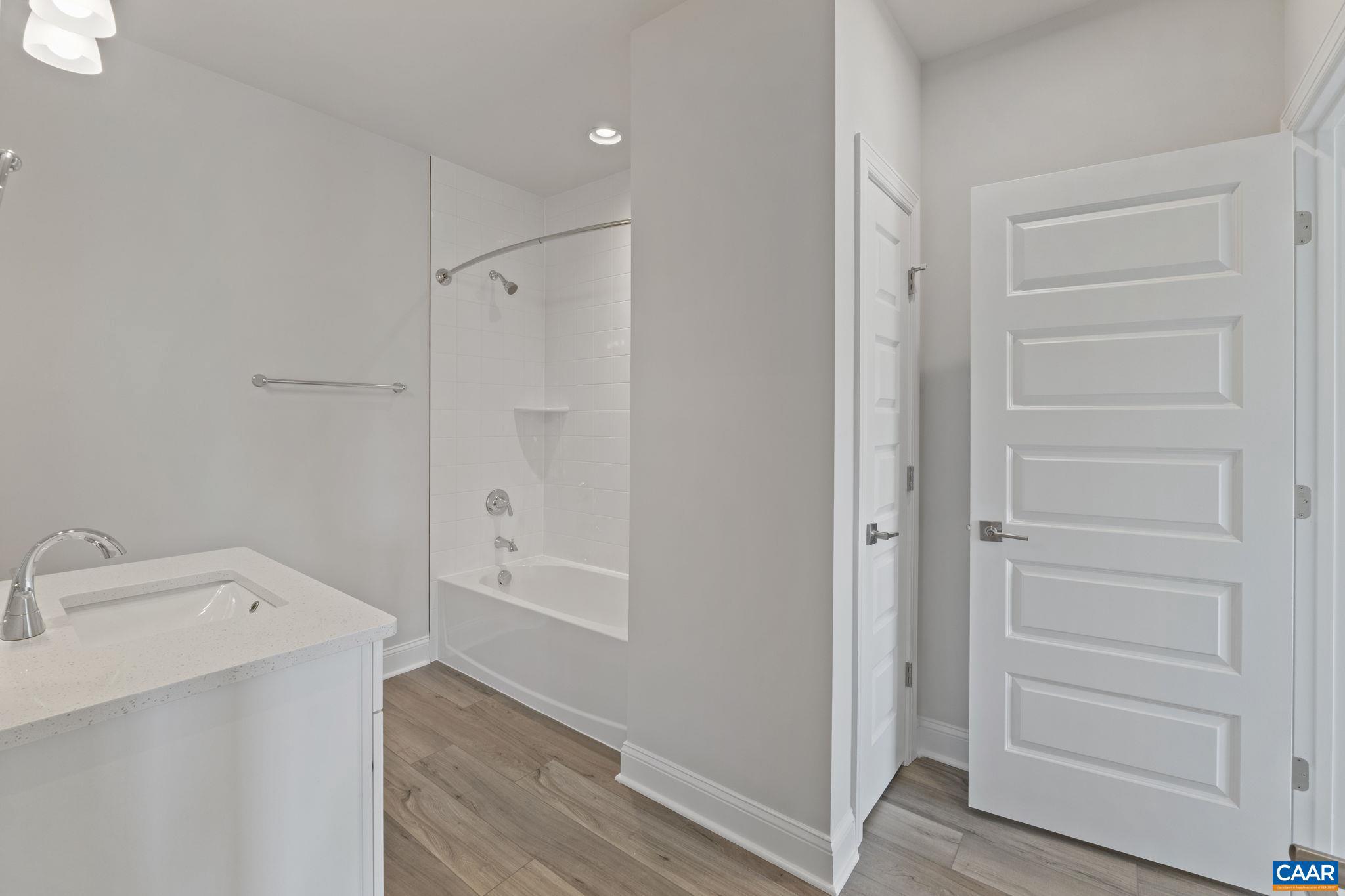 SPRING CREEK - Residential