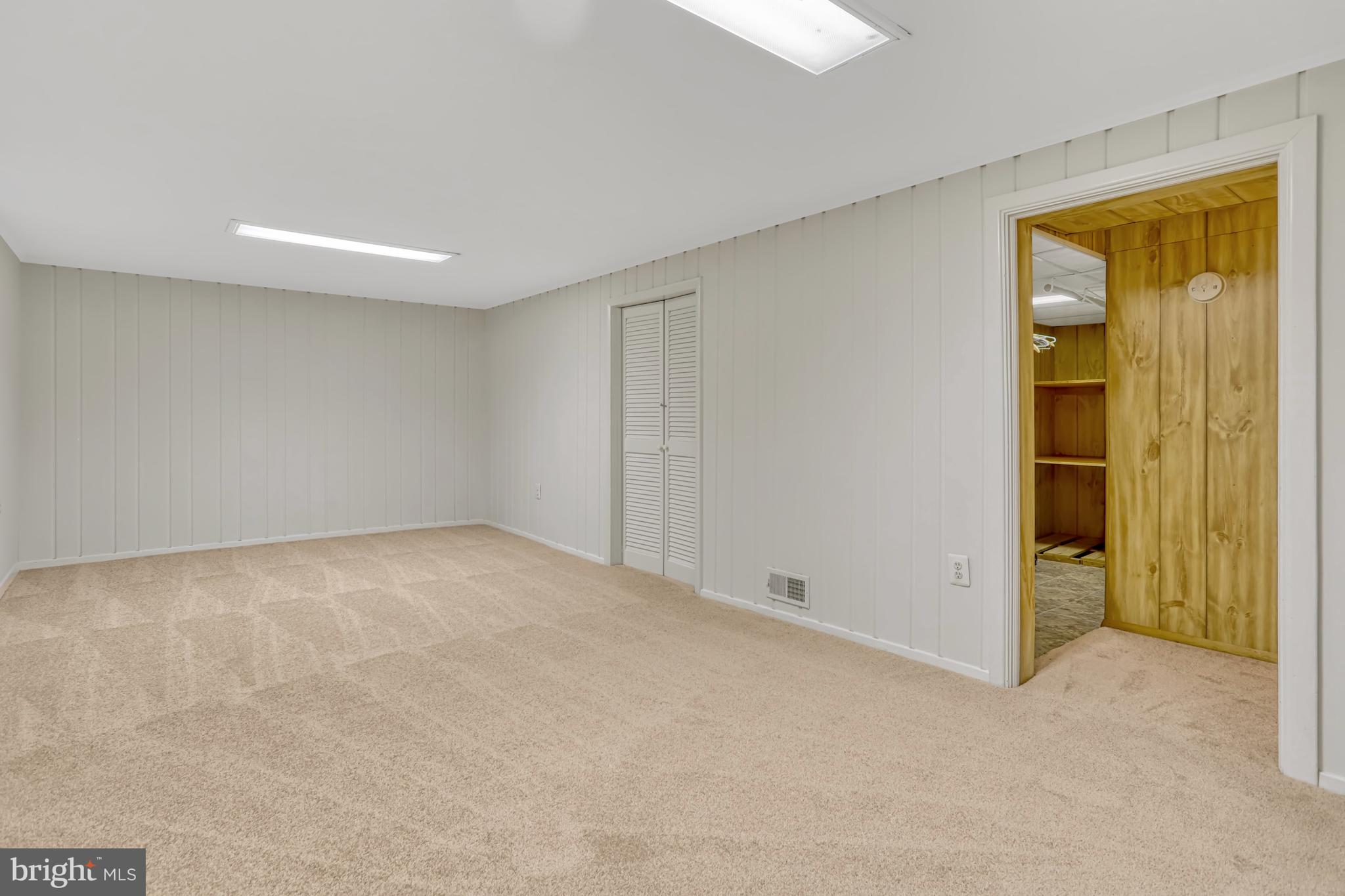 VIRGINIA HILLS - Residential