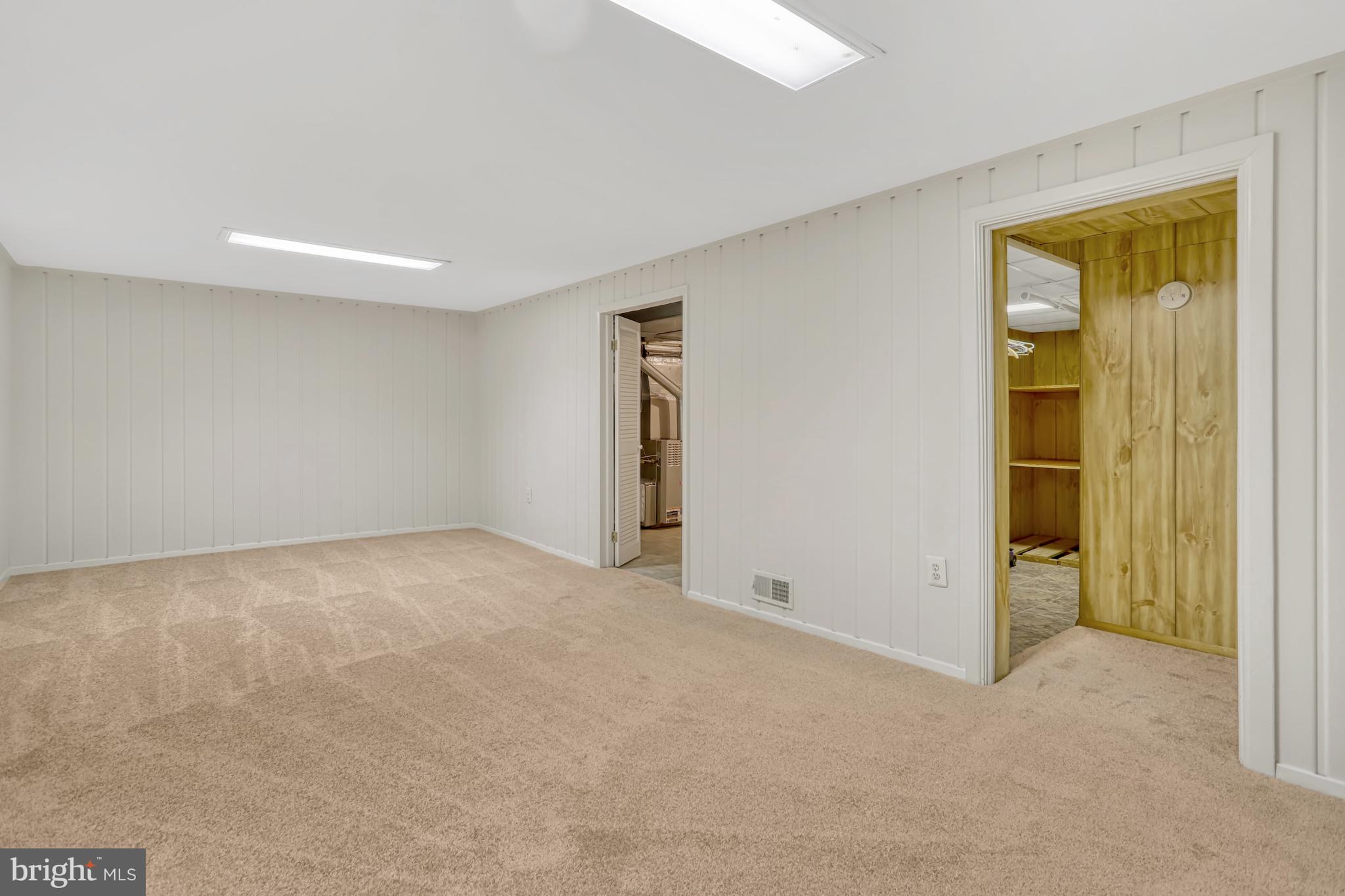 VIRGINIA HILLS - Residential