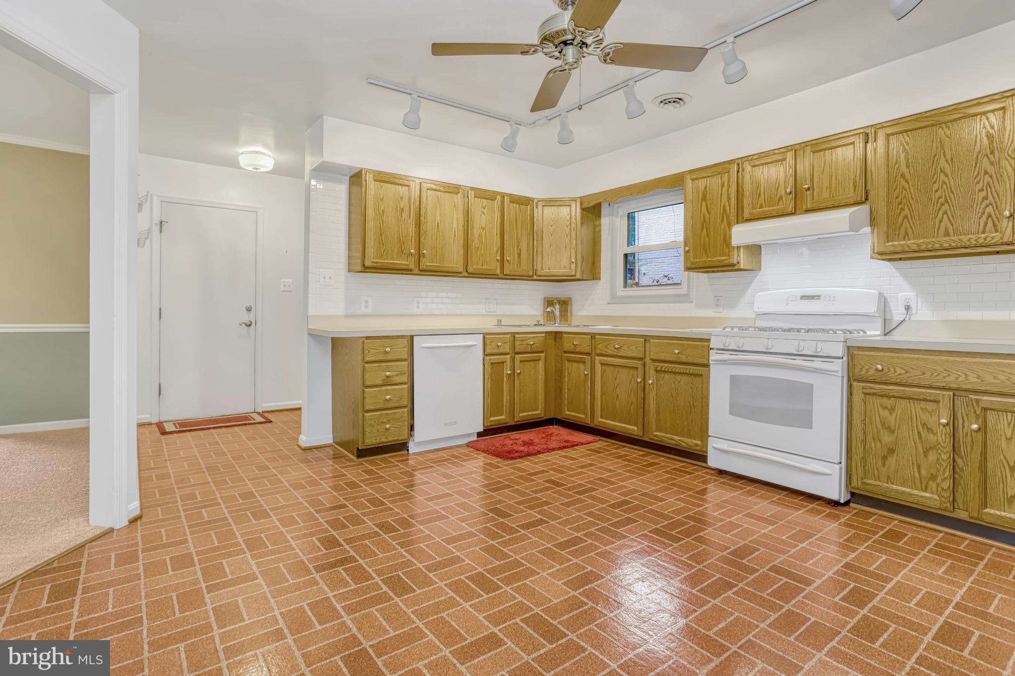 VIRGINIA HILLS - Residential