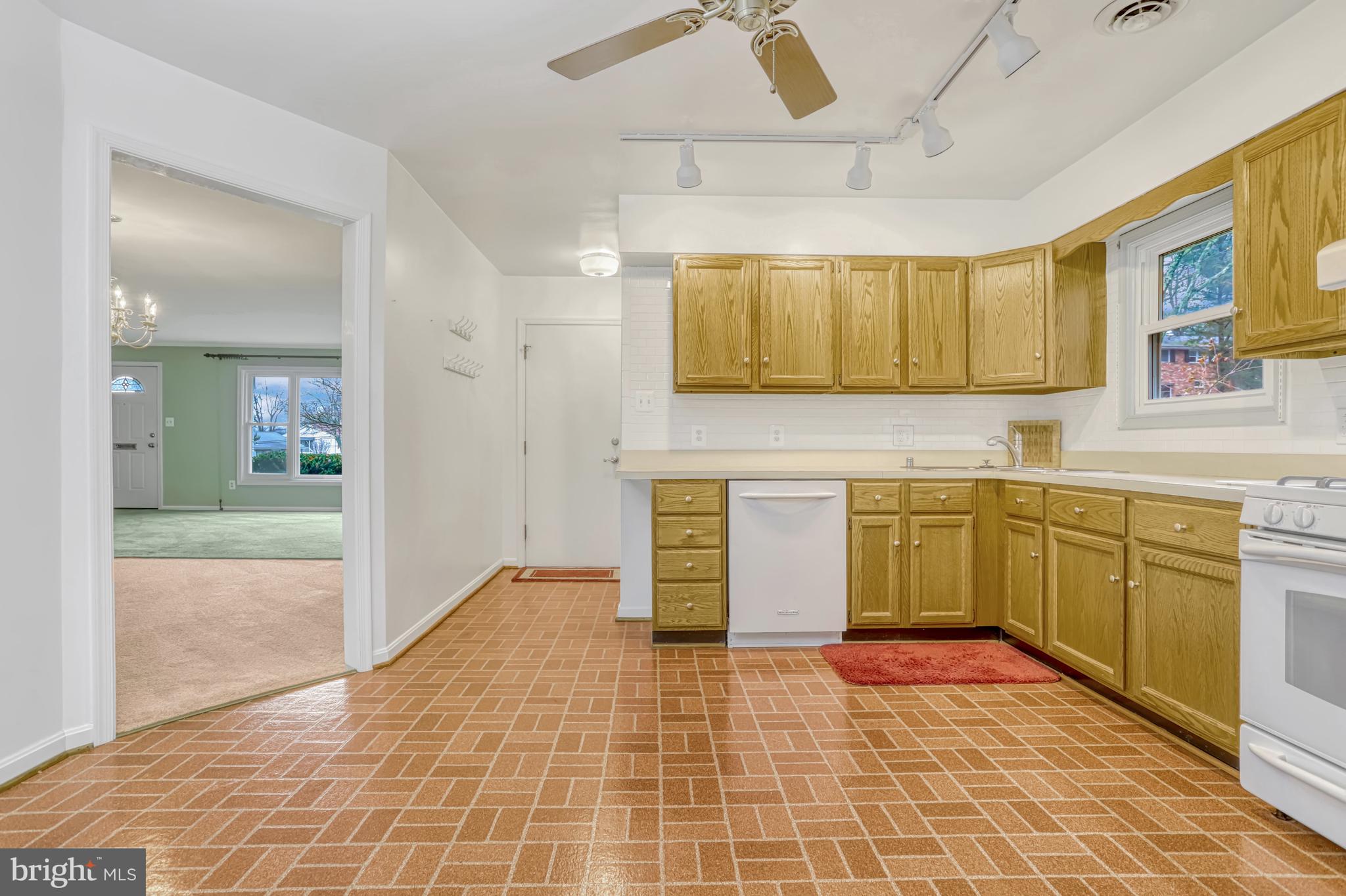 VIRGINIA HILLS - Residential