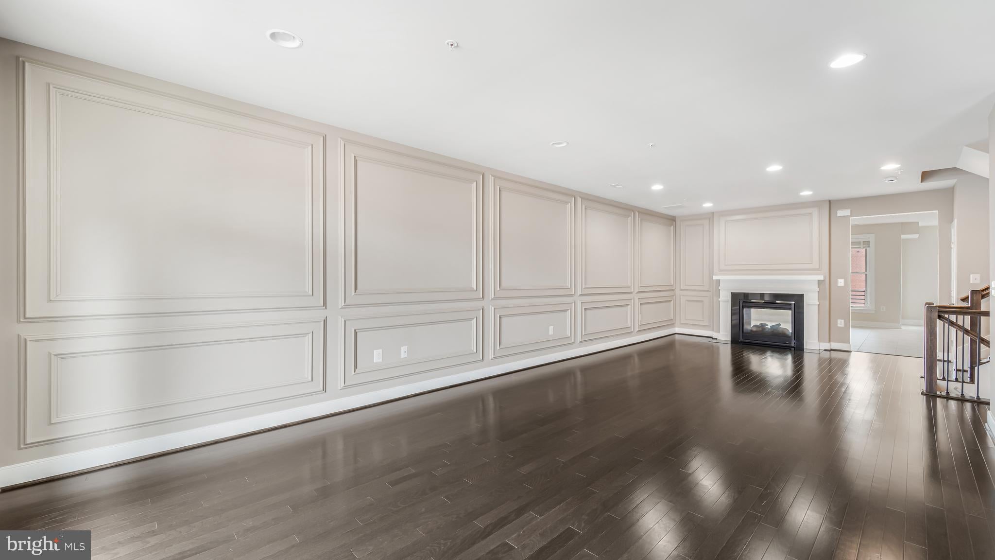 1911 MAIN LINE BOULEVARD 102