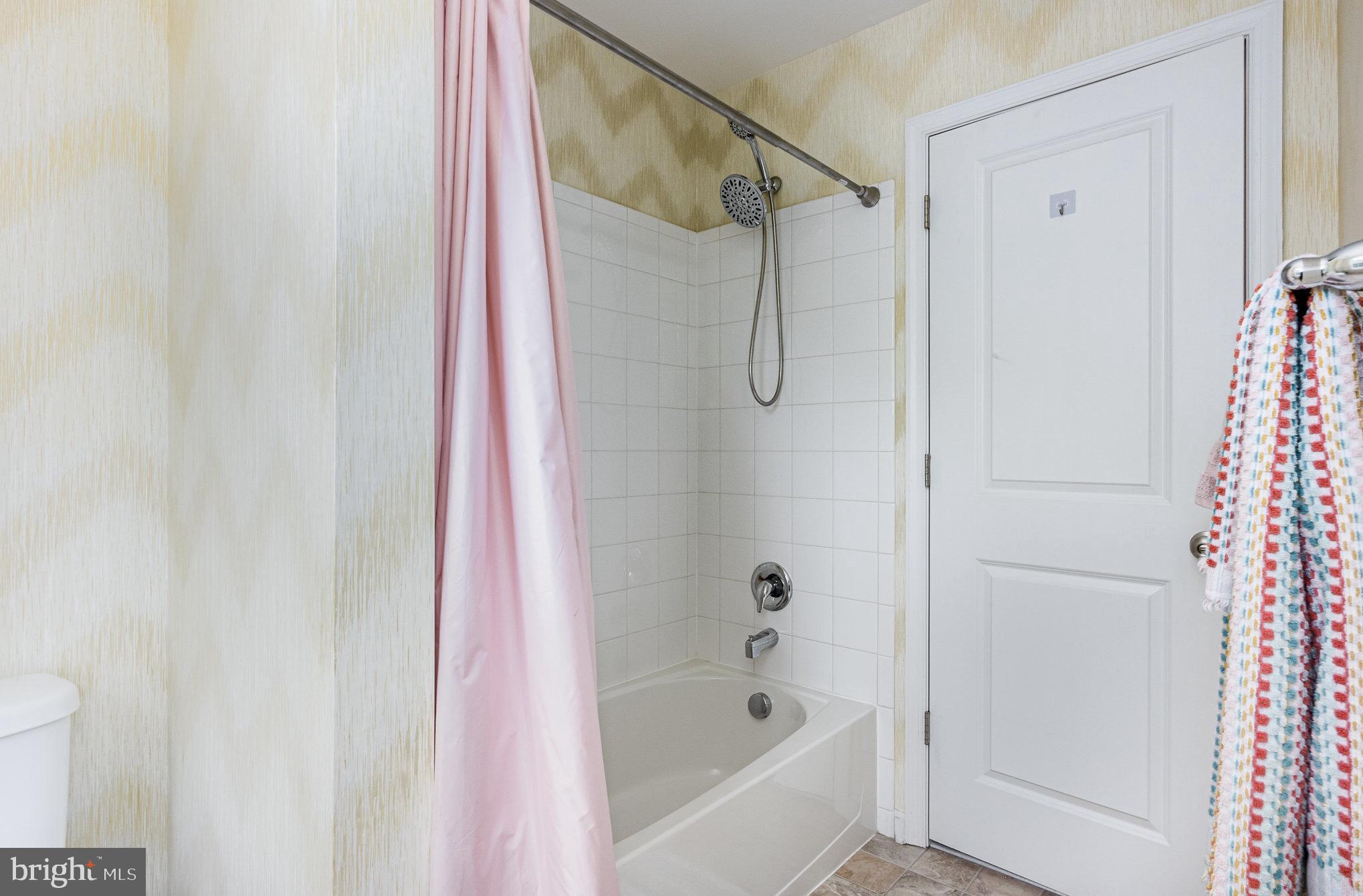 WALNUT HILL - Residential