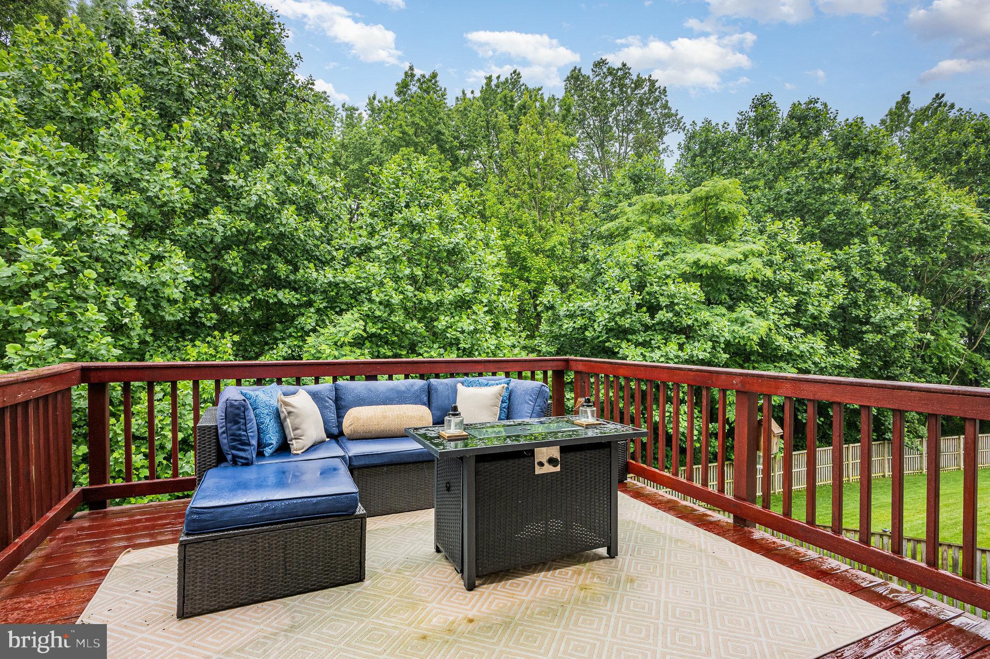 WALNUT HILL - Residential