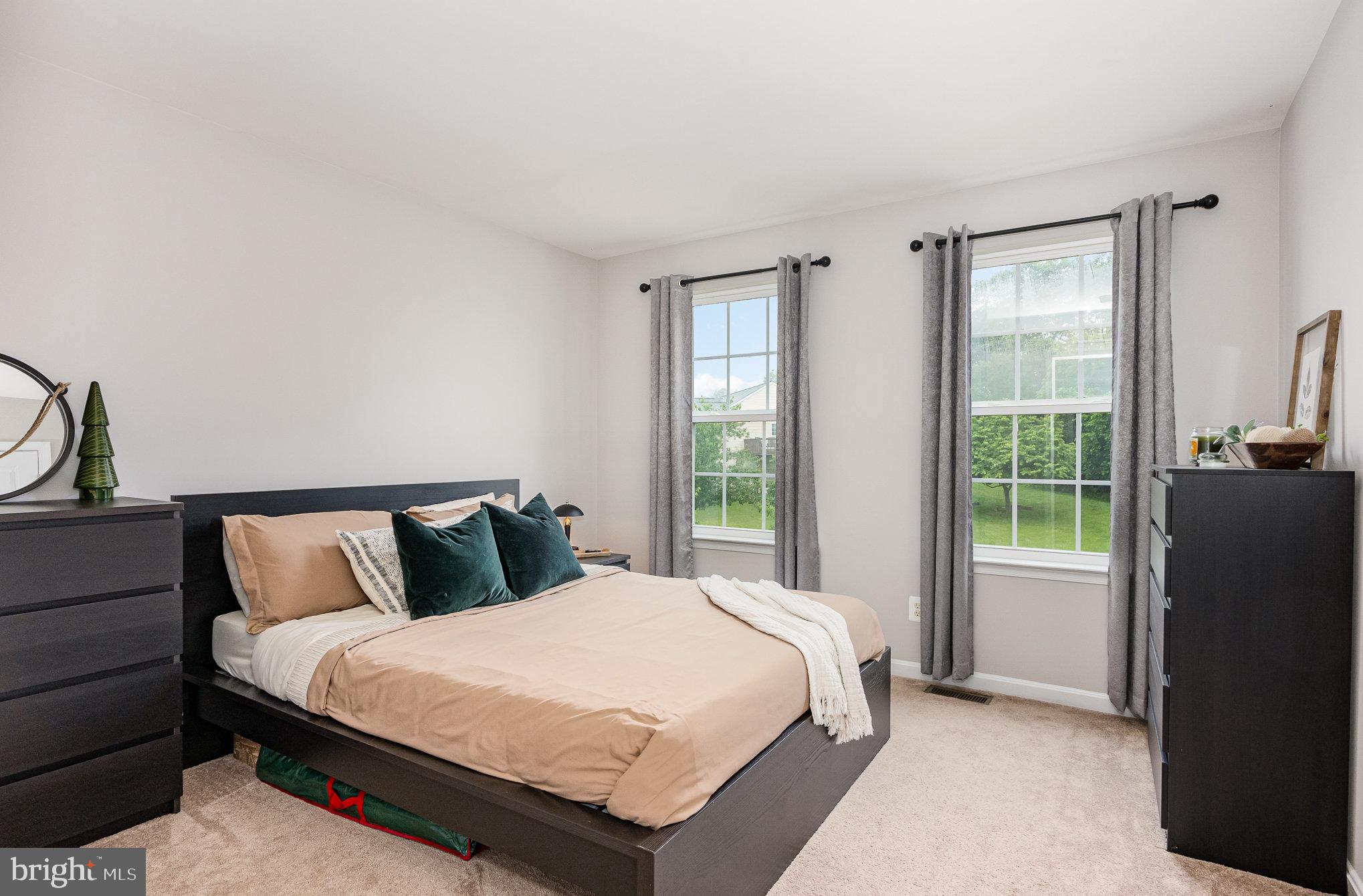 WALNUT HILL - Residential