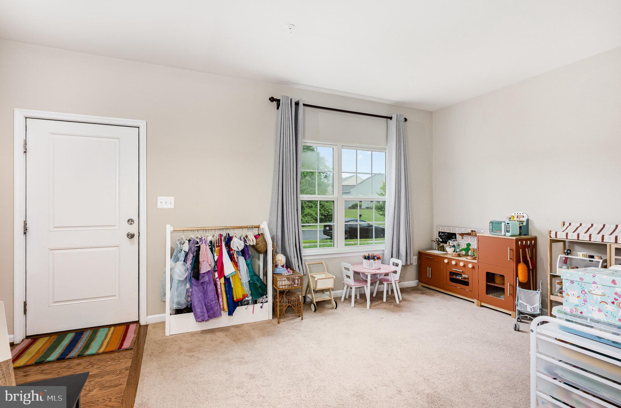 WALNUT HILL - Residential