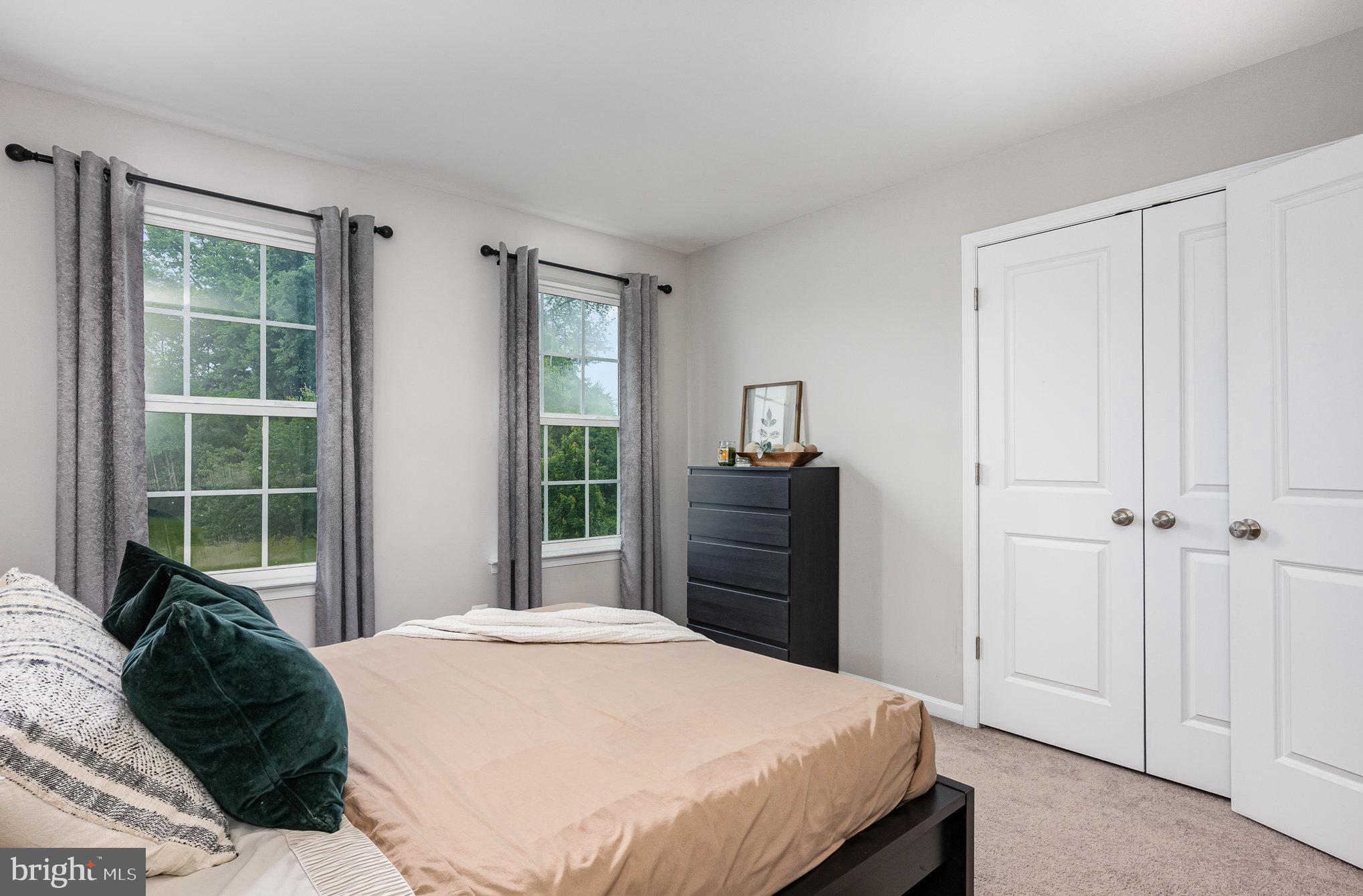 WALNUT HILL - Residential