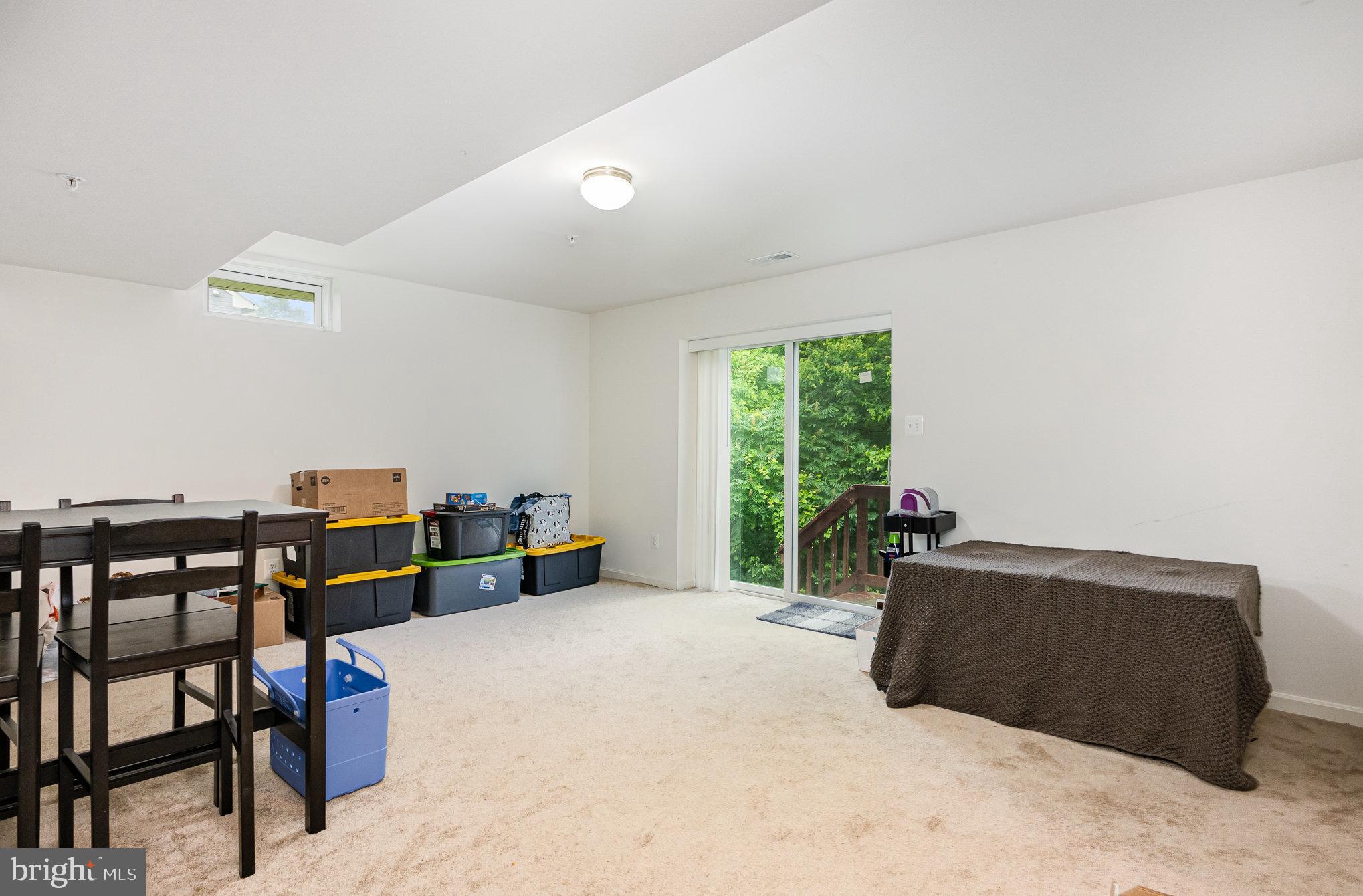 WALNUT HILL - Residential