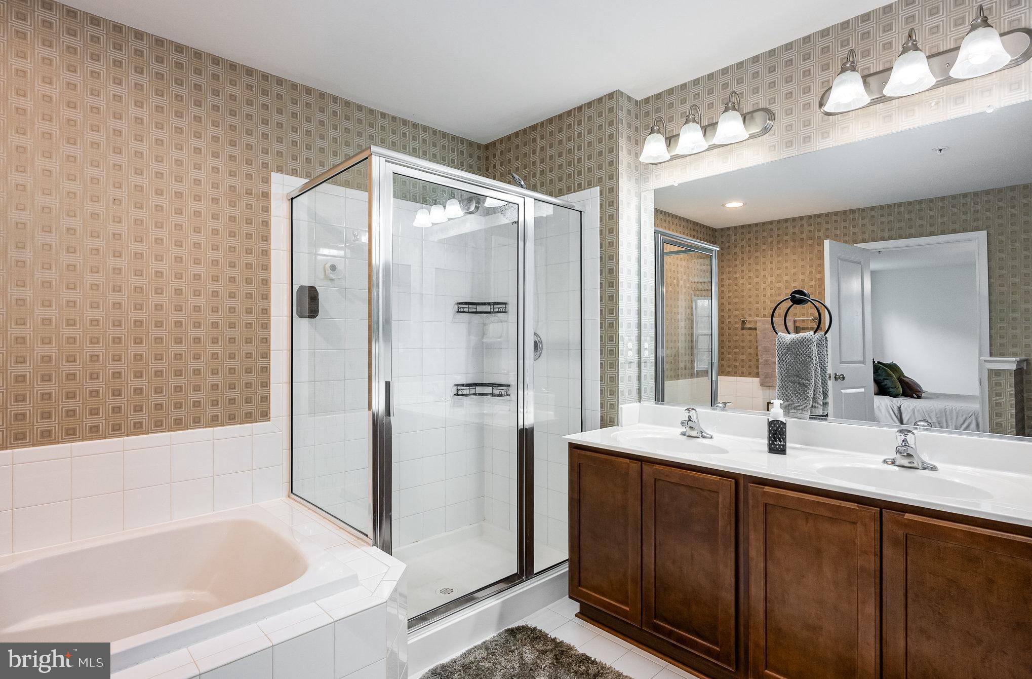 WALNUT HILL - Residential