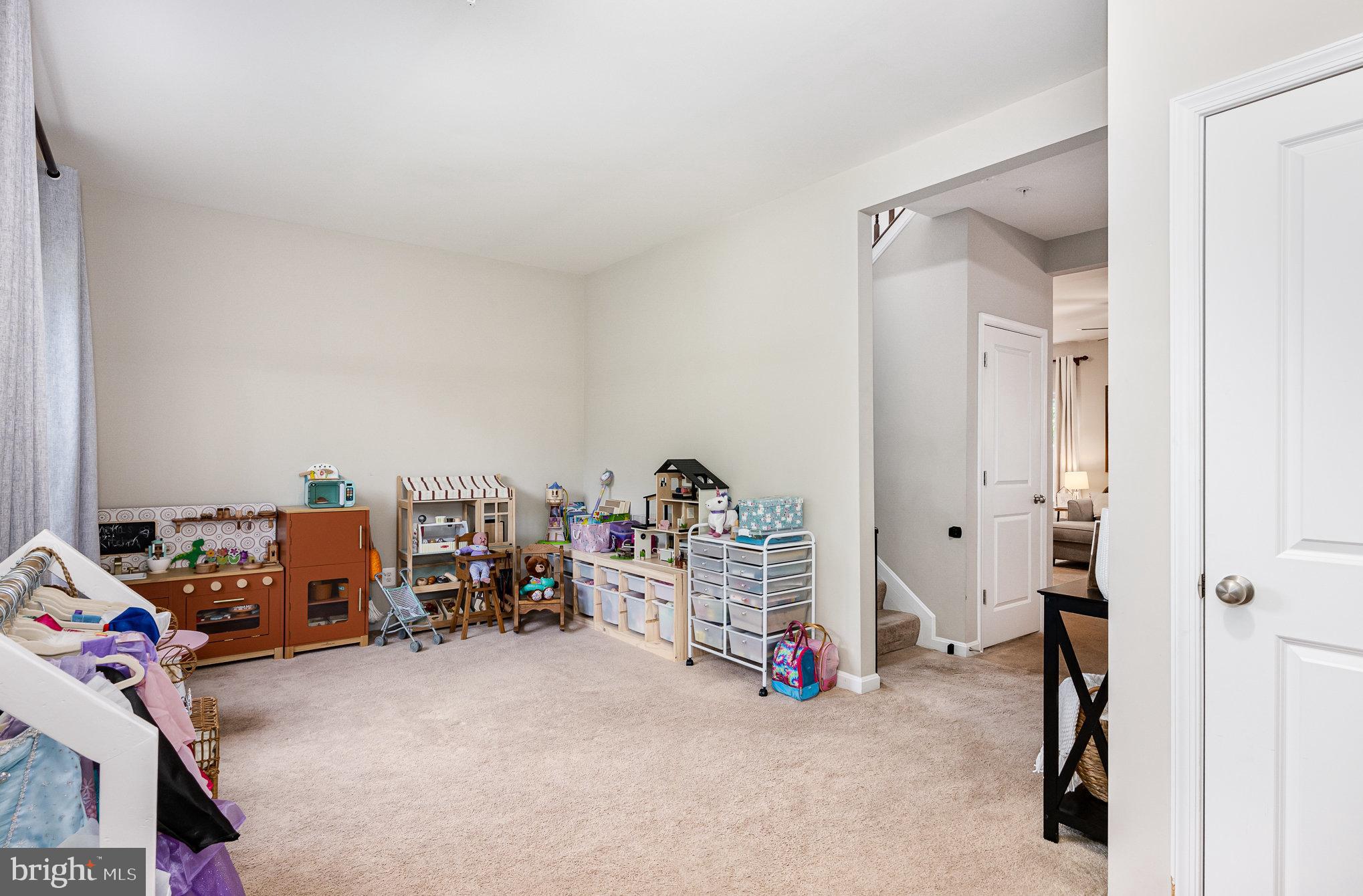 WALNUT HILL - Residential