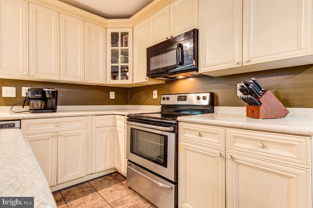 BALDWIN HILLS - Residential