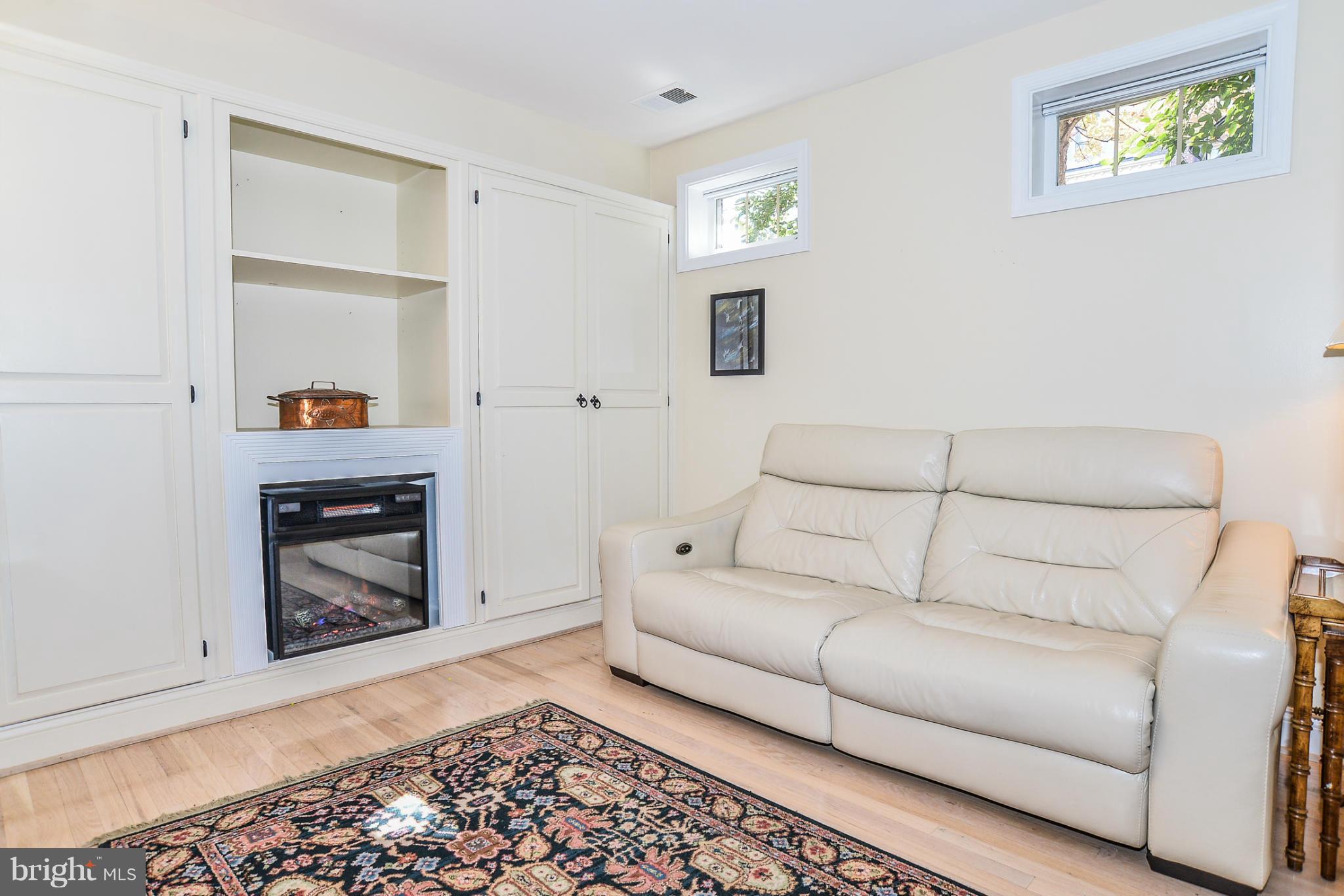 PALISADES PARK - Residential