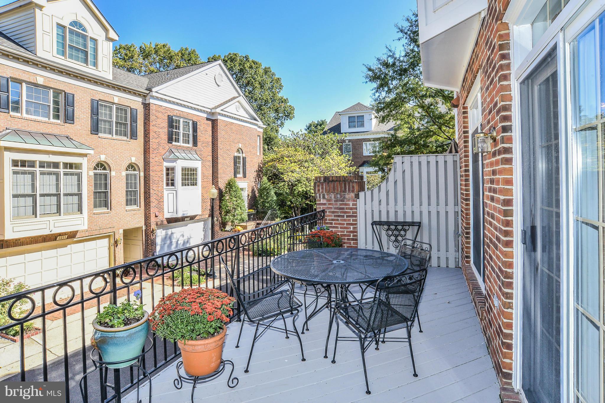 PALISADES PARK - Residential