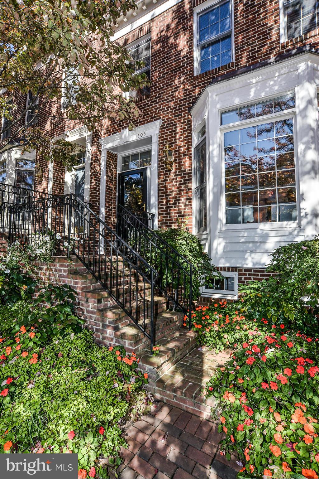 PALISADES PARK - Residential