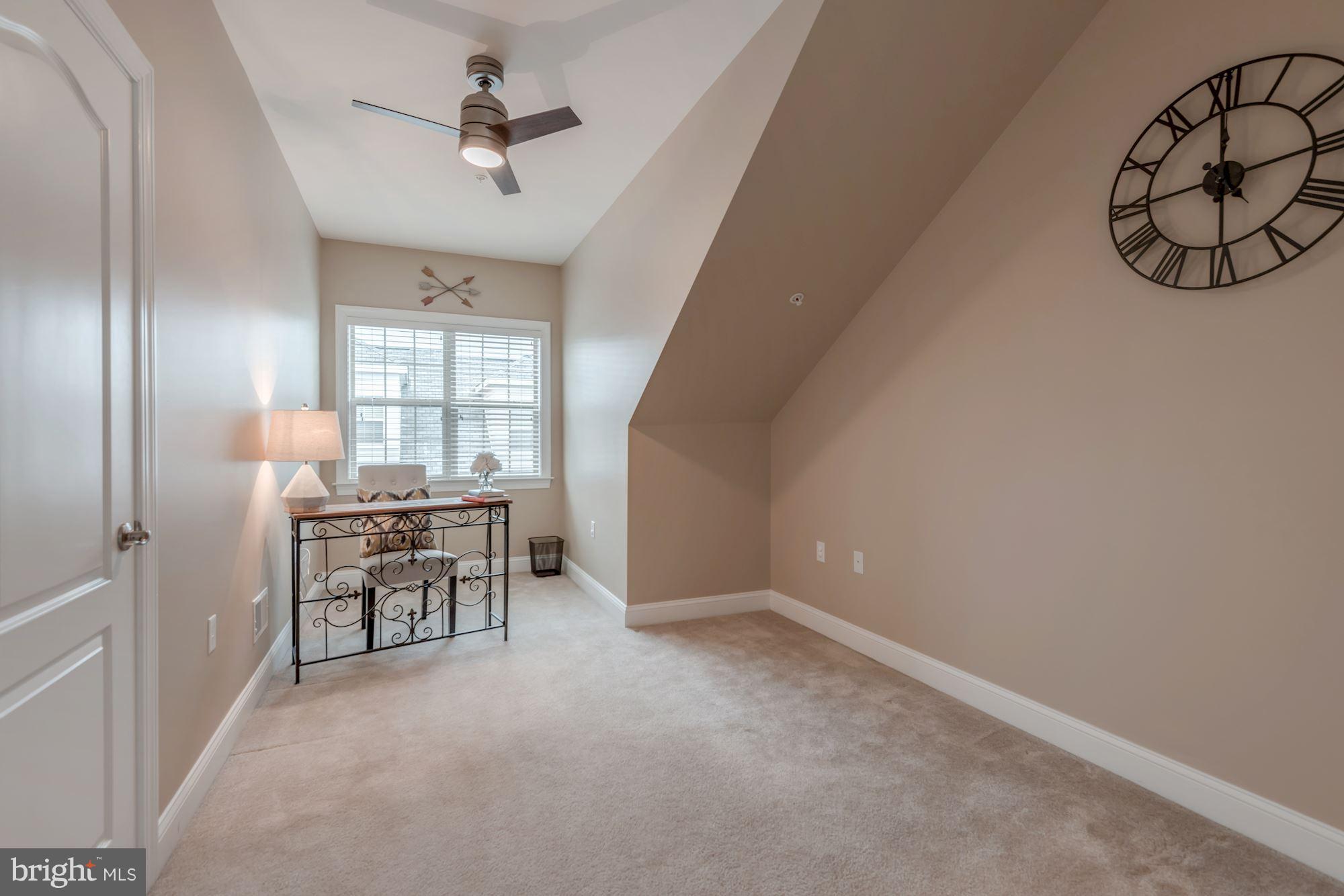 BUCKINGHAM COMMONS - Residential Lease